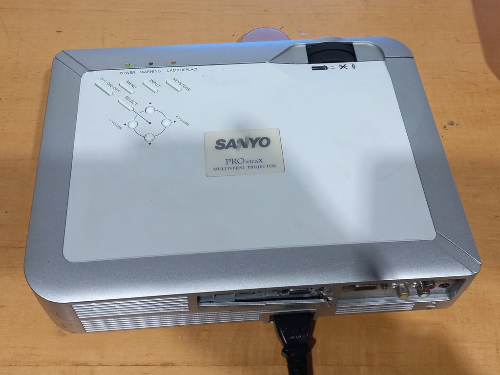 🎥  Projector – Refurbished Sanyo PLC-XU74 Only $75!