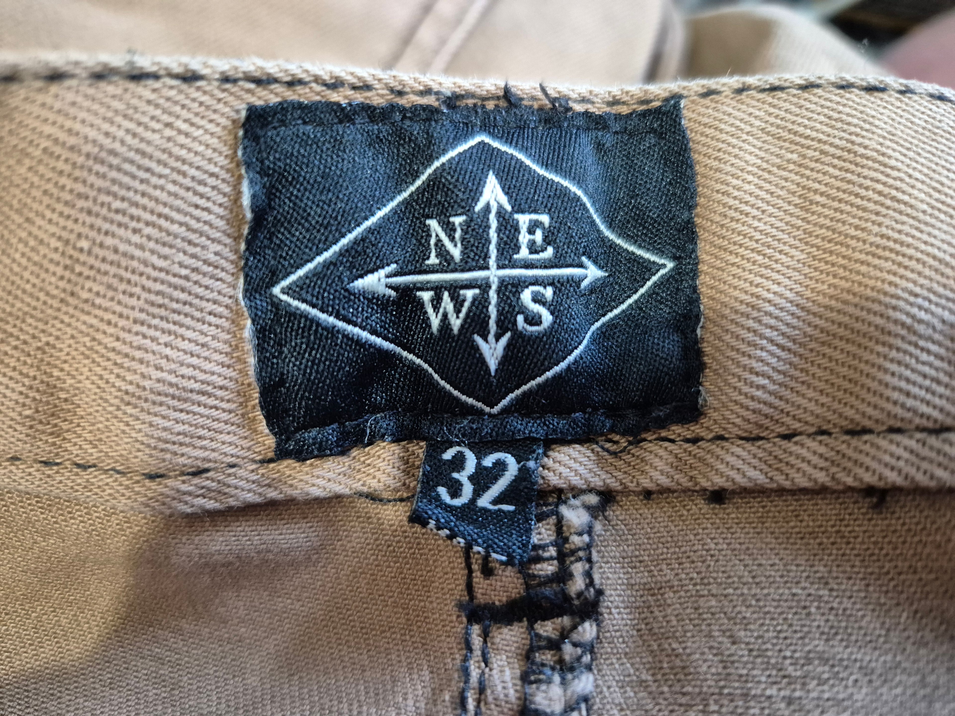 👖 N.E.W.S (North East West South) Men’s Pants – Size 32 🟤⚫