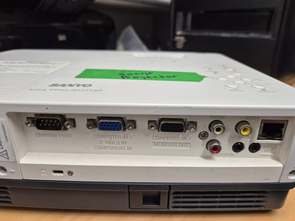 🔥 Sanyo XGA Projector – Tested &amp; Working – Great Value! 🔥