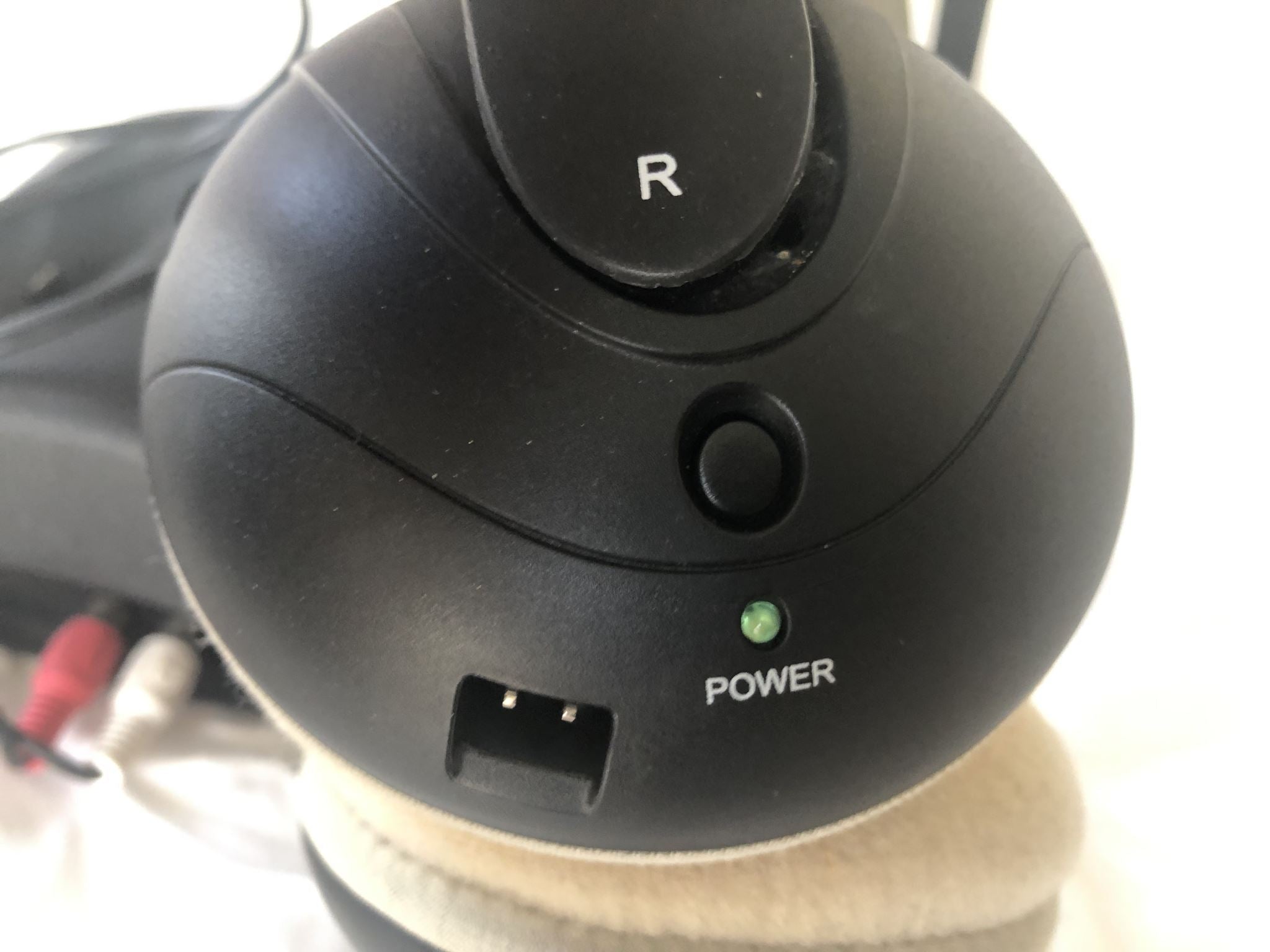 AKG Wireless Headphones – Model K912