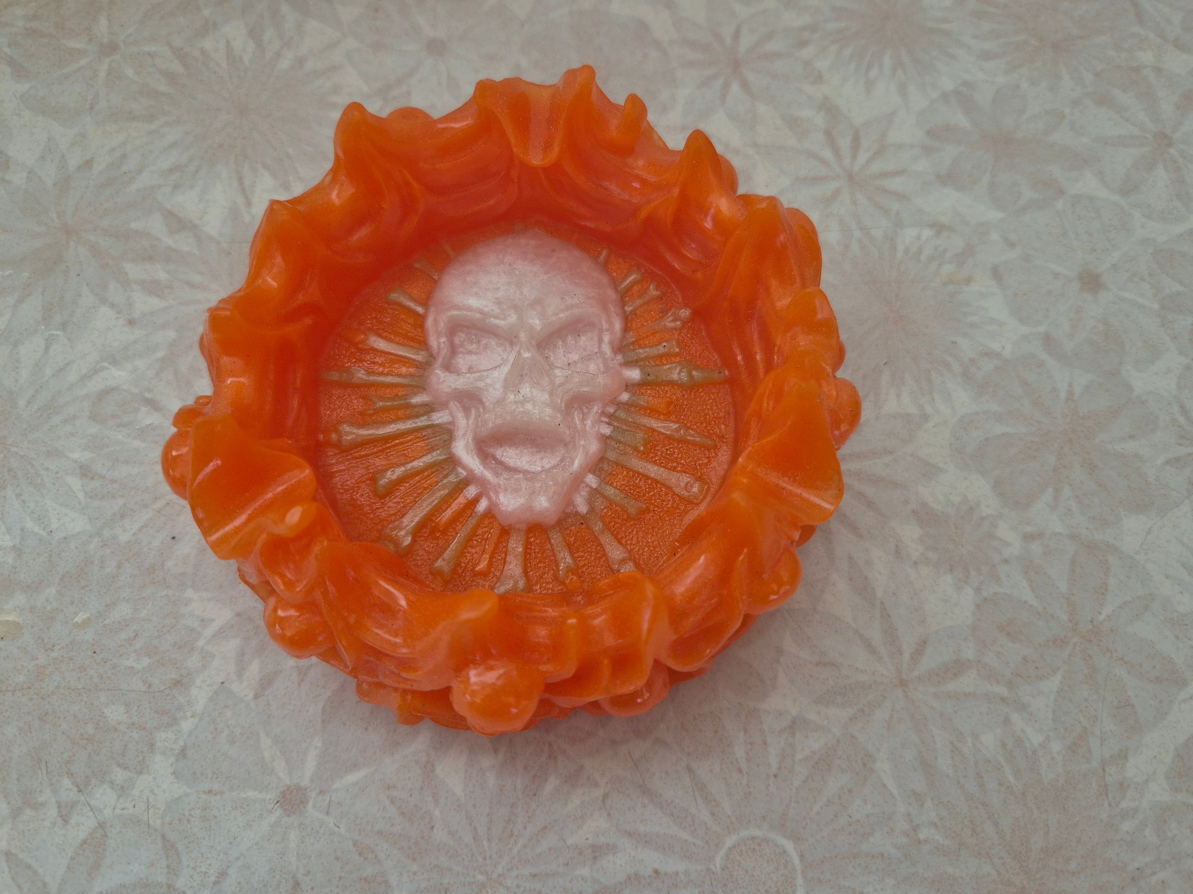 🧡 Orange Skull Ashtray – Handmade Resin Art (Limited Edition of 1)