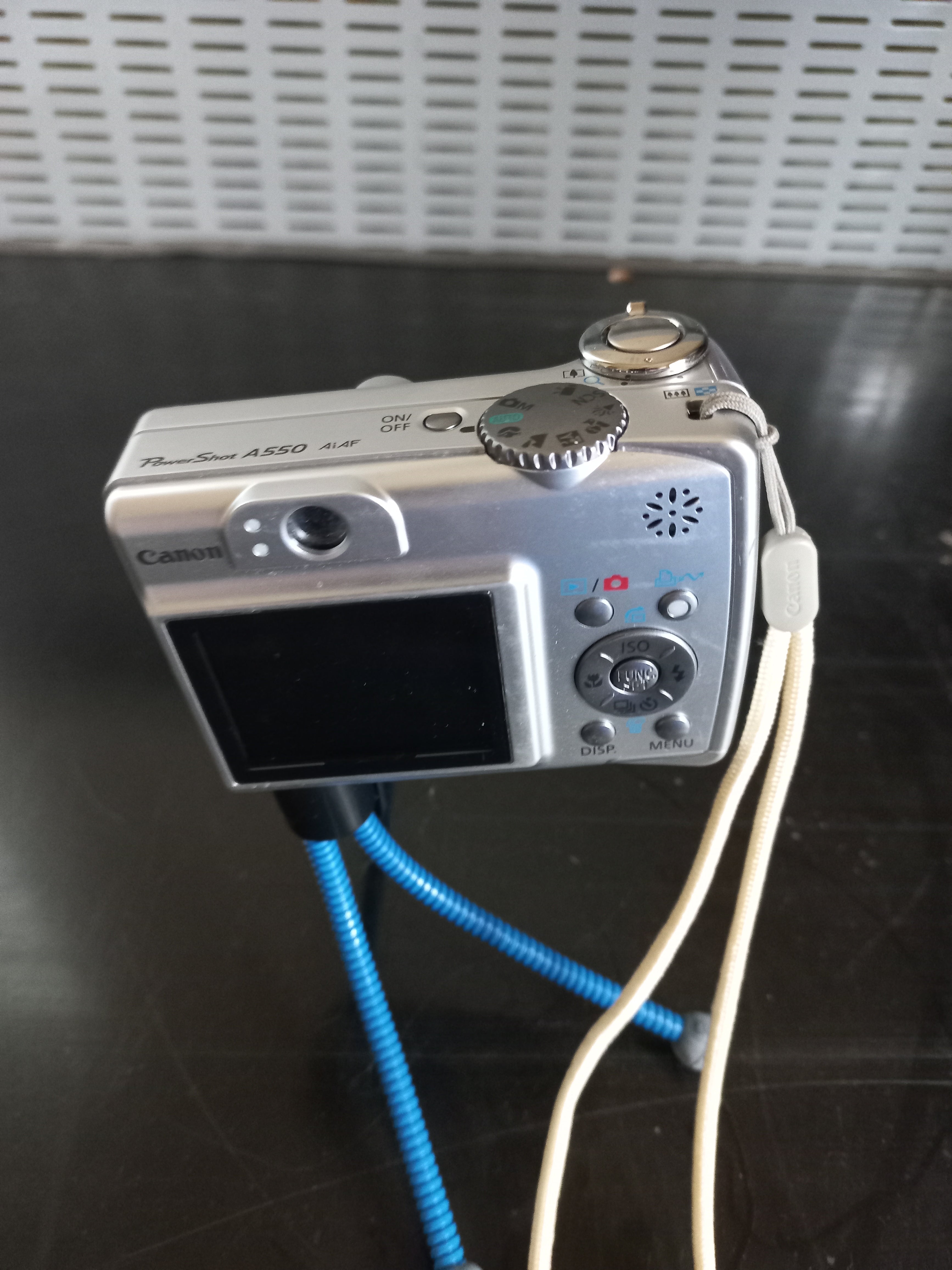 📷 Canon Powershot A550 Digital Camera with Bendy Seagull Stand