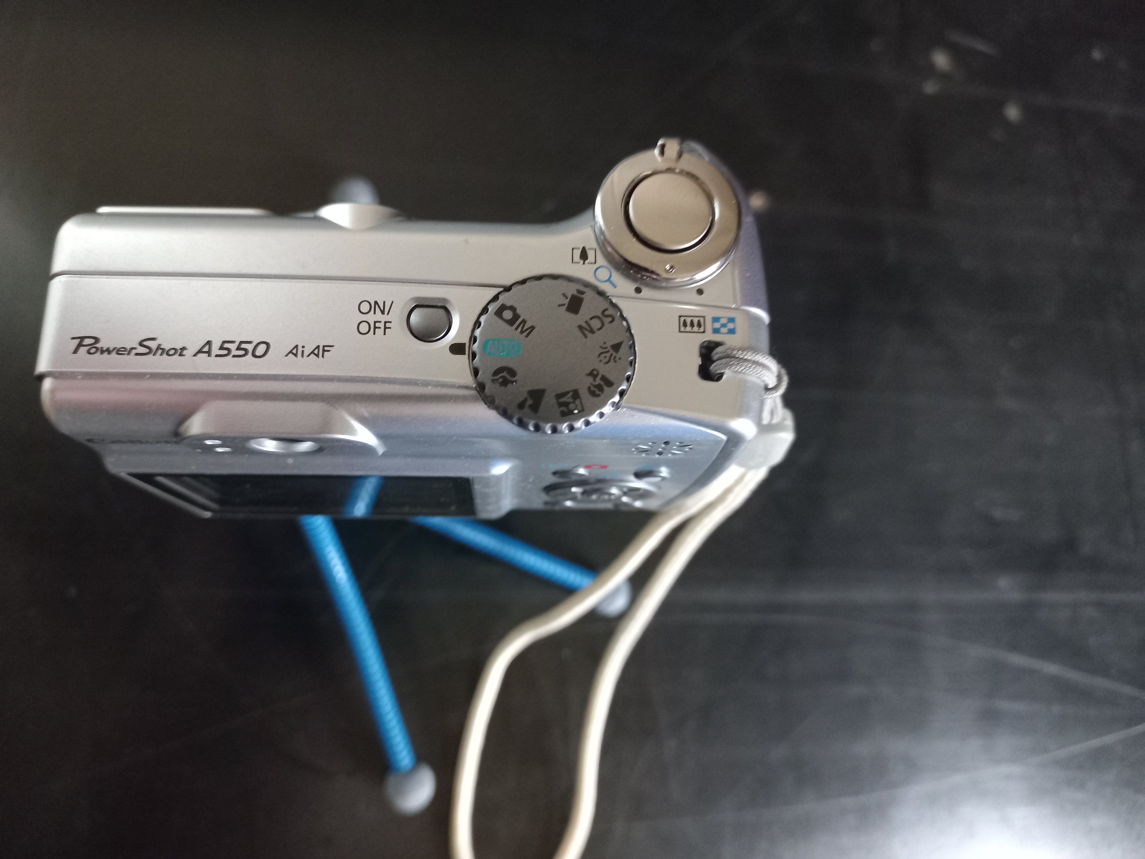 📷 Canon Powershot A550 Digital Camera with Bendy Seagull Stand