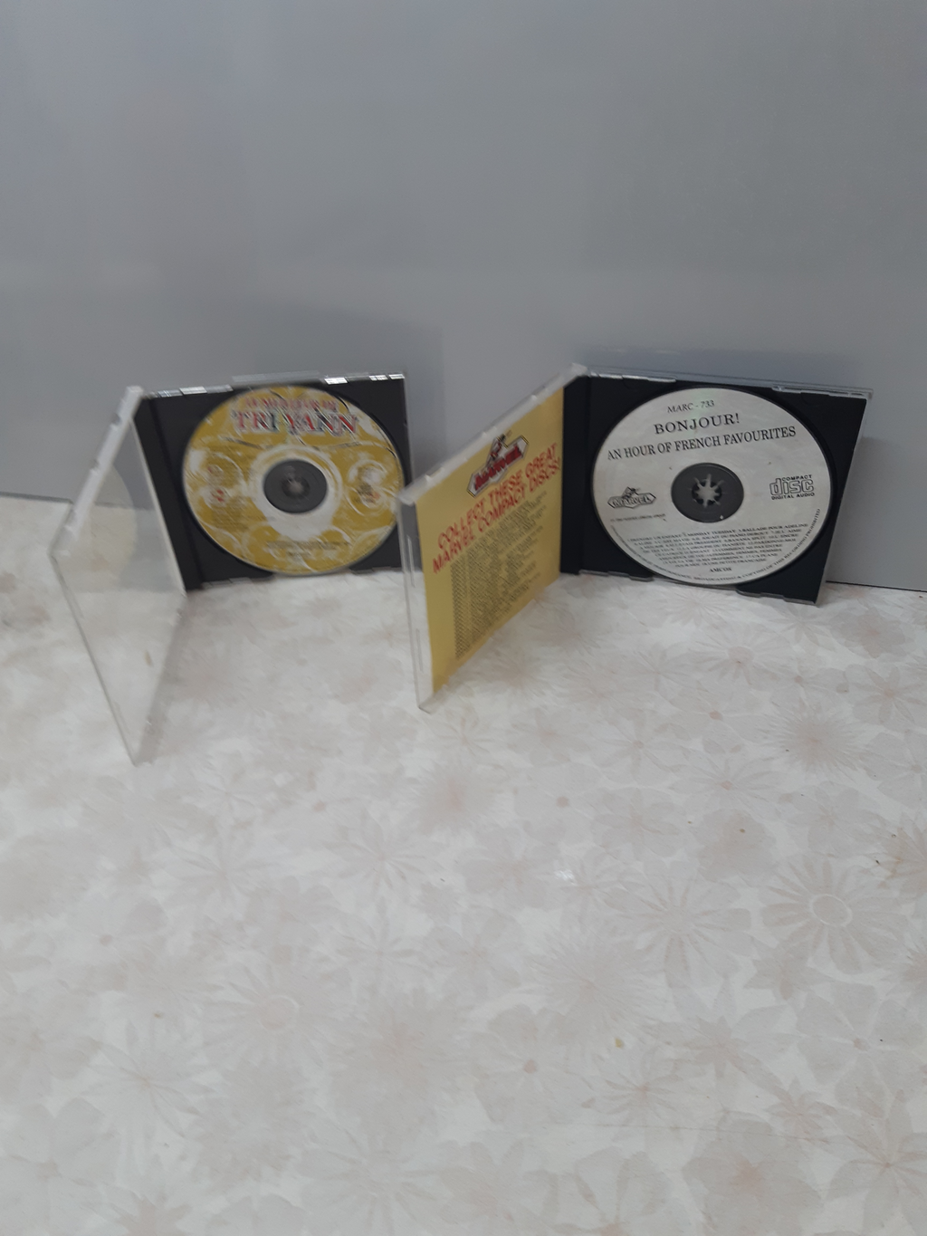 French Music CD Bundle - Bonjour! and Le Meilleur de Tri Yann