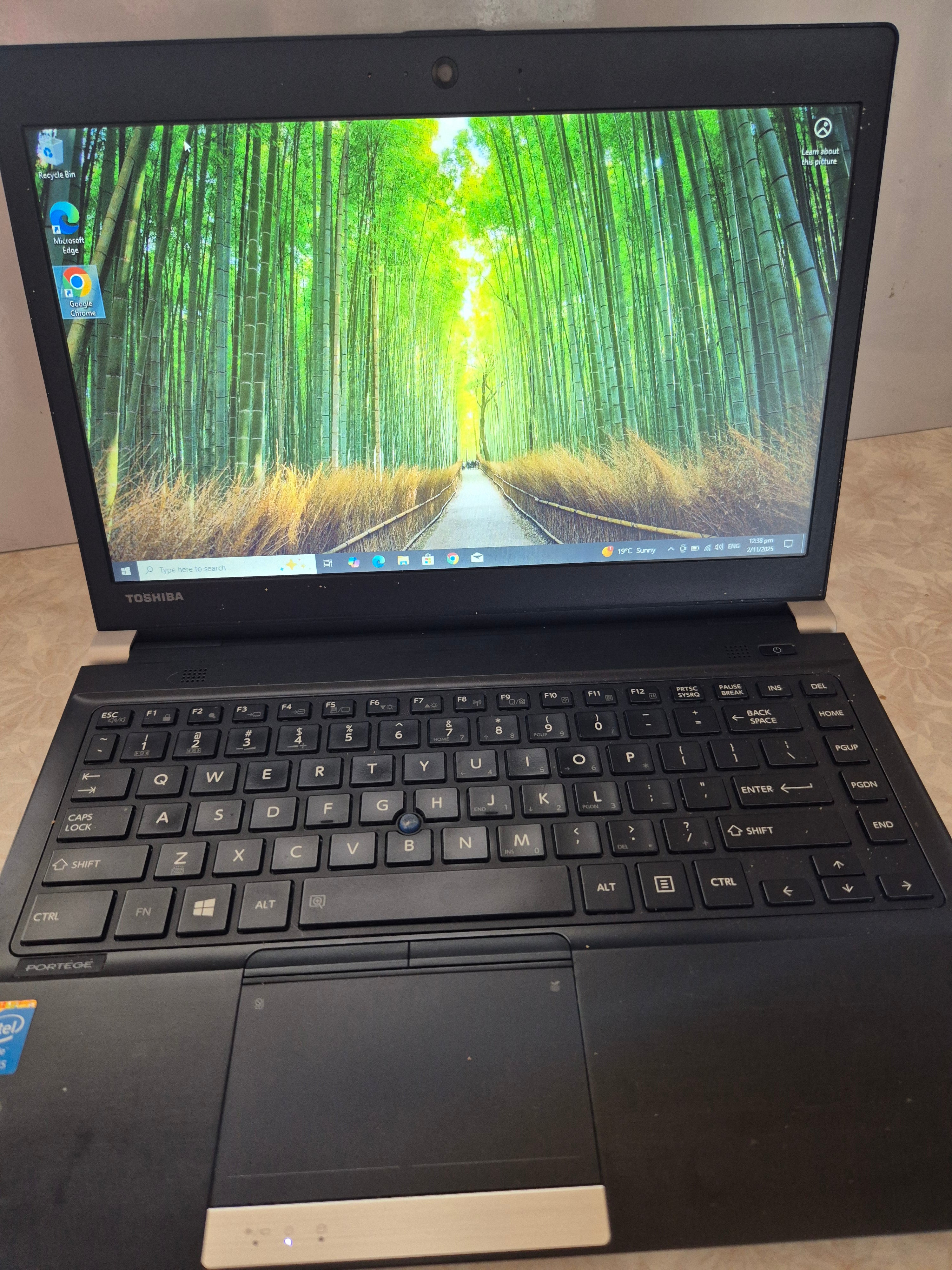 💻 Toshiba Laptop – Intel i5 (4th Gen), 8GB RAM, 240GB SSD