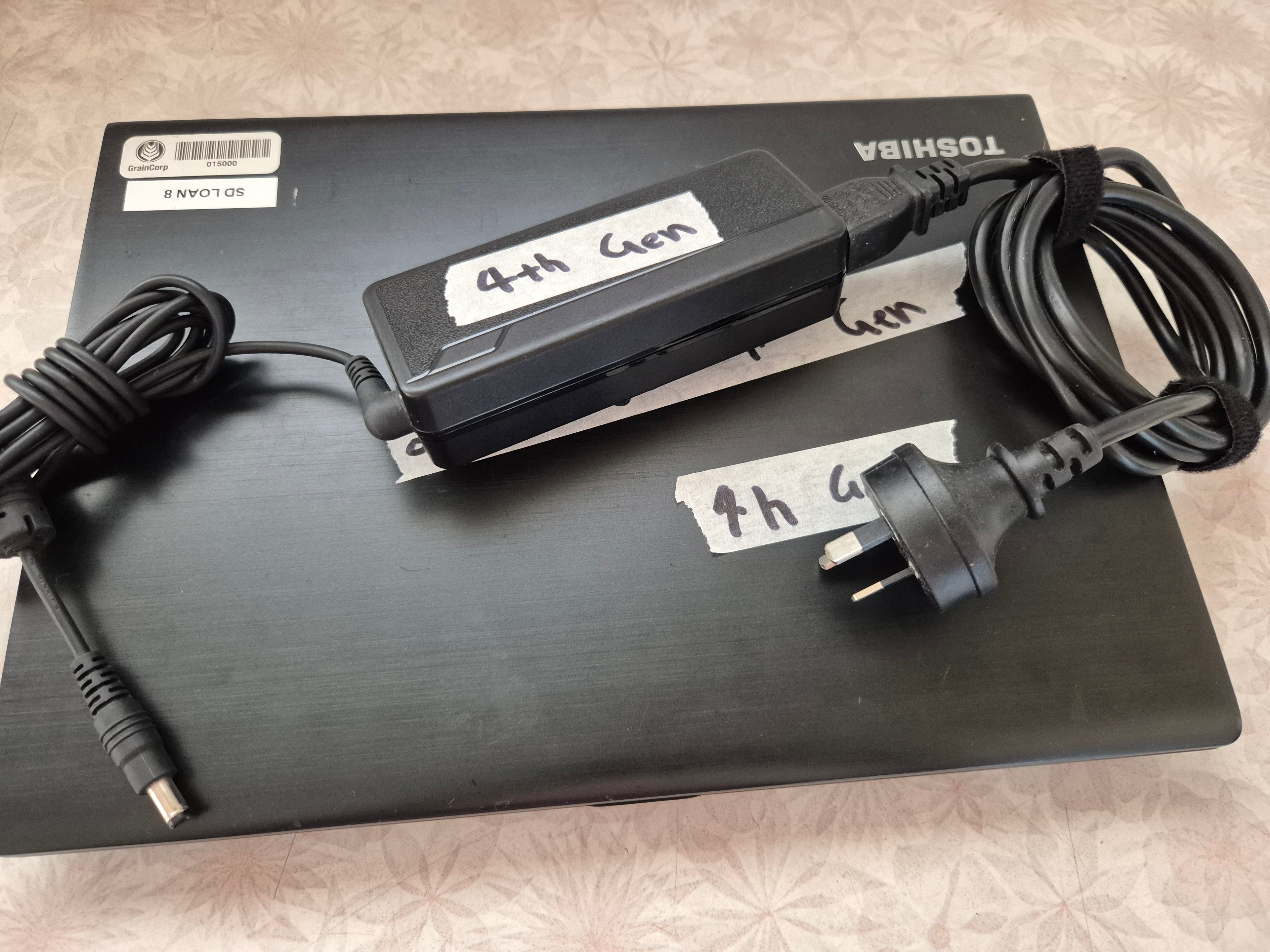 💻 Toshiba Laptop – Intel i5 (4th Gen), 8GB RAM, 240GB SSD