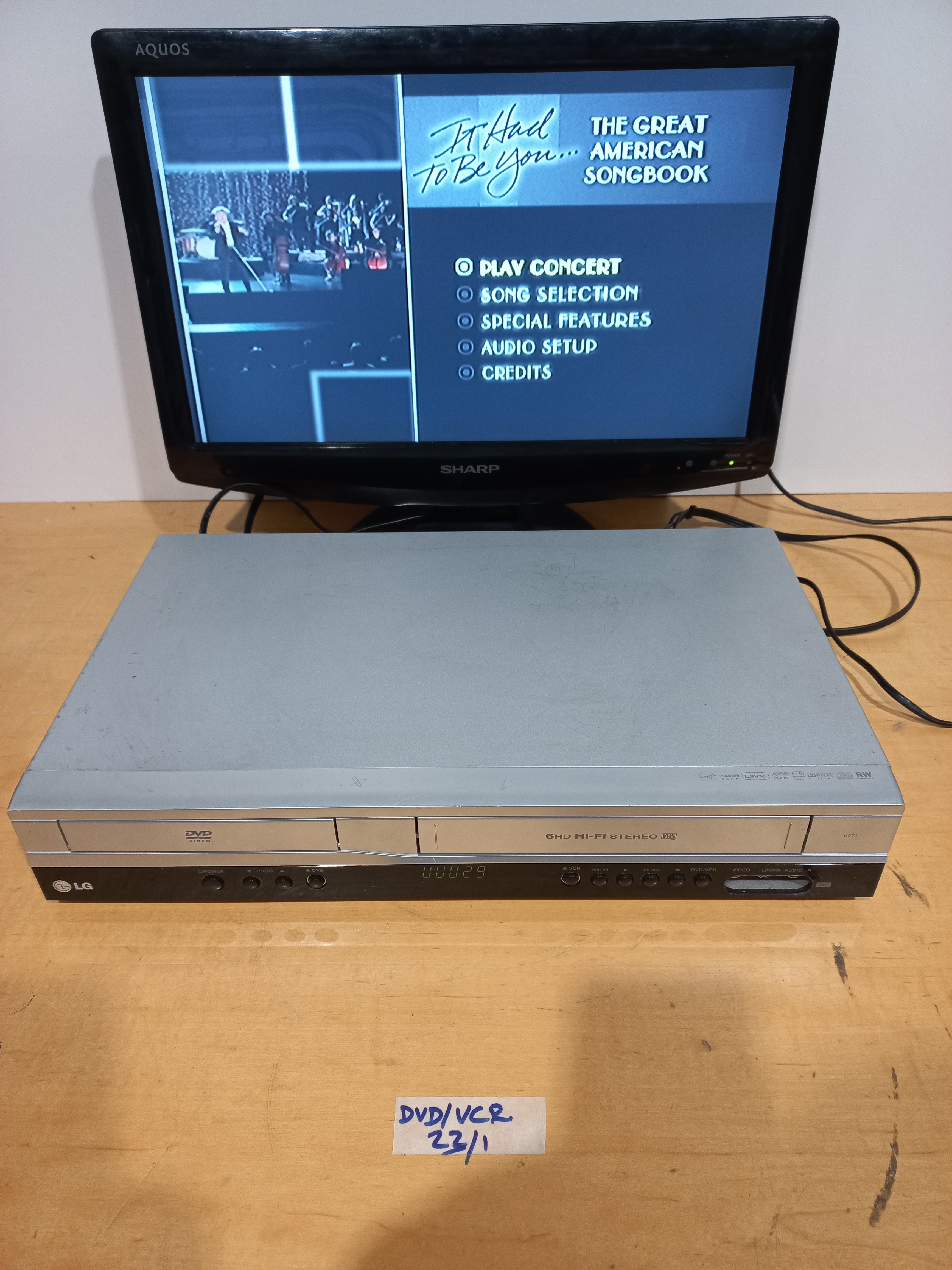 📼 LG DVD/VHS Combo Player – Model V271