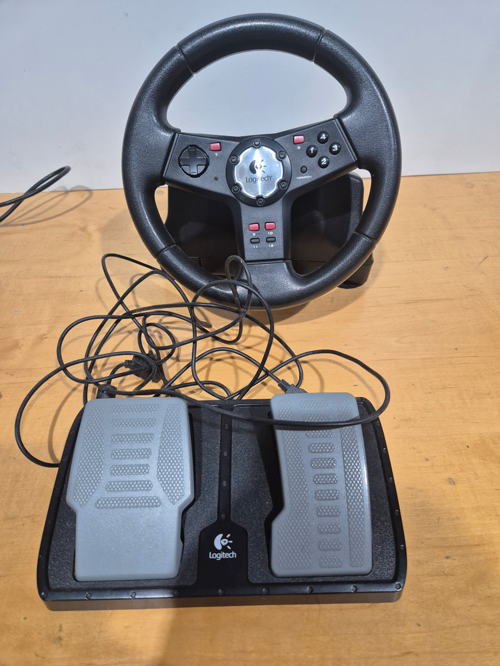 Formula Vibration Feedback Wheel & Pedals Logitech (Model E-UK12)