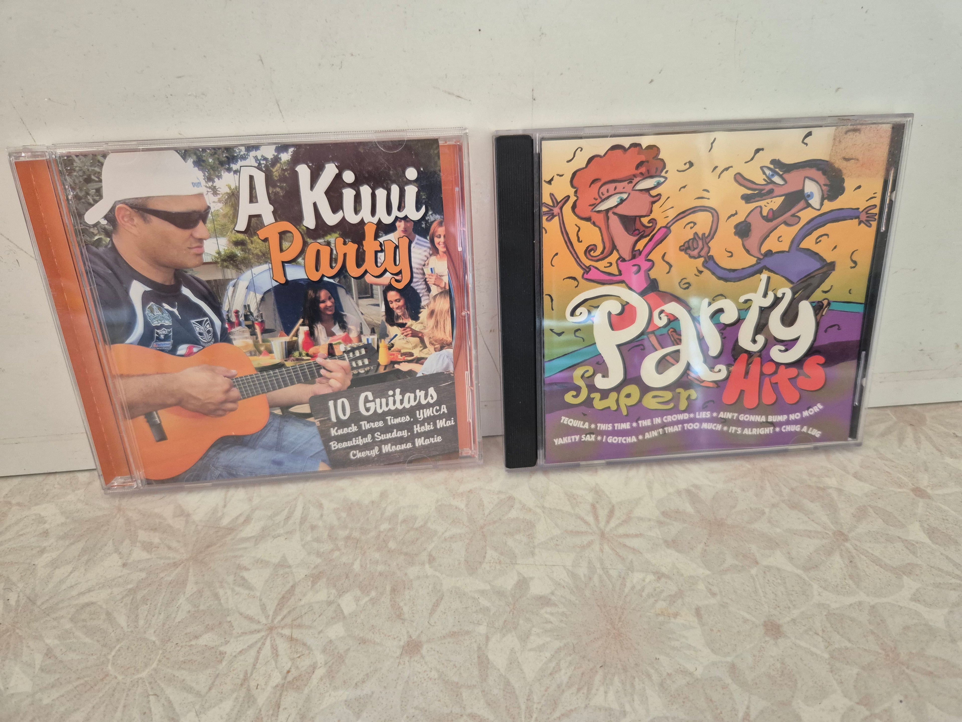🎉 2 x Party CDs – Classic Hits Collection