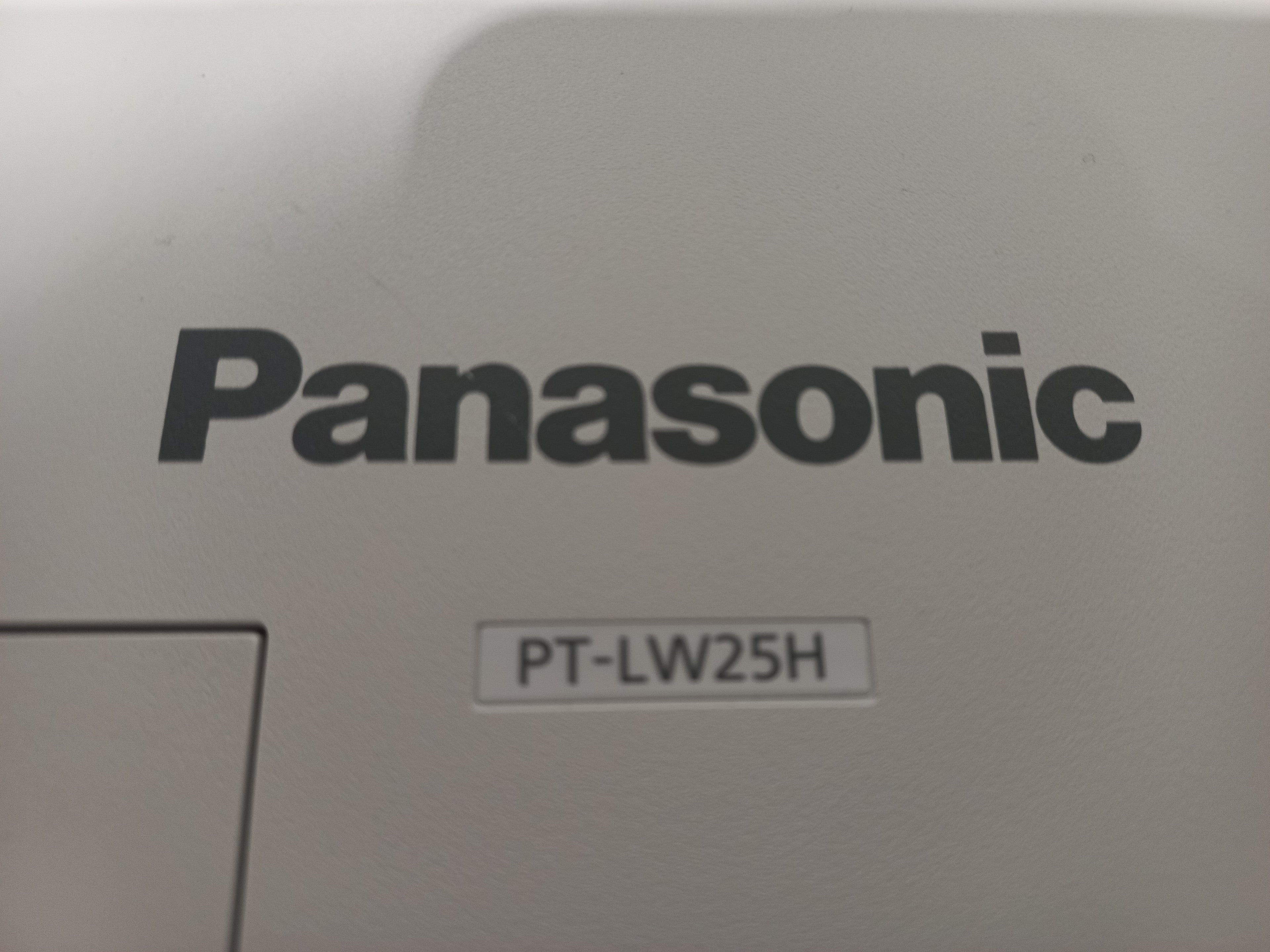 Panasonic PL‑LW25H WXGA Projector