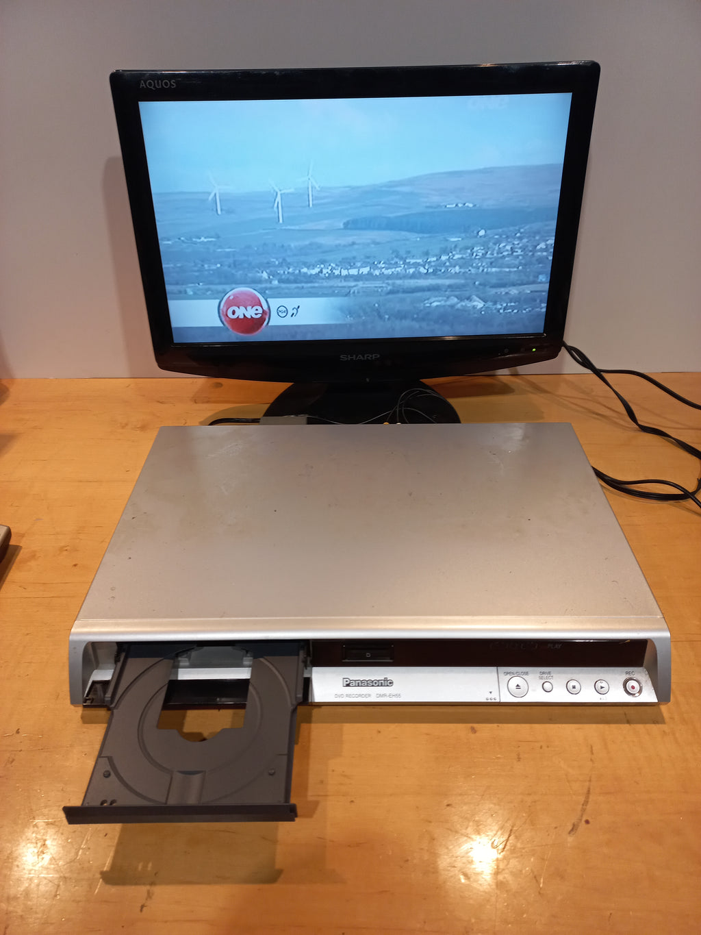 📀  DVD Recorder with Remote -Panasonic DMR-EH55