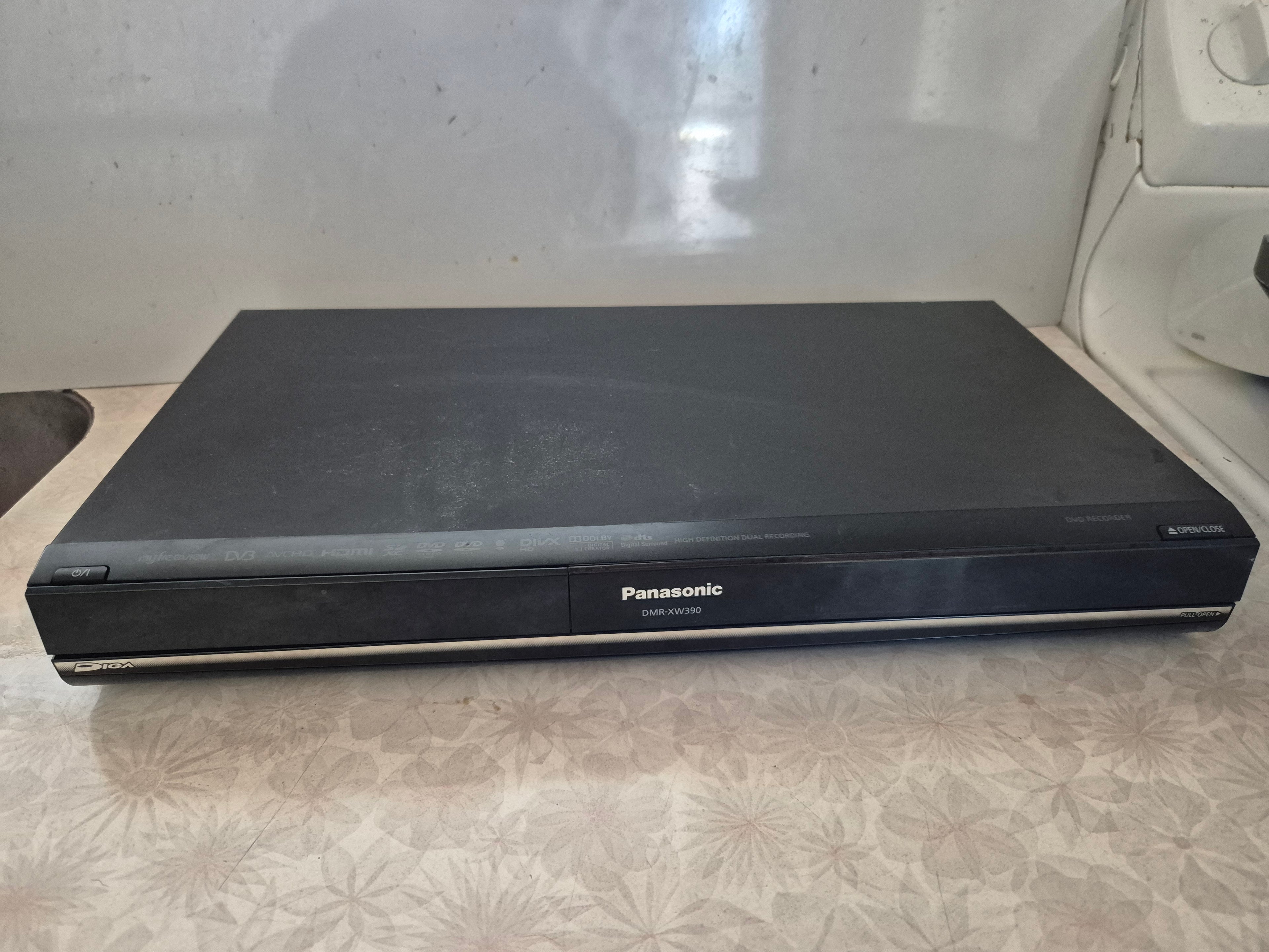 Panasonic DMR-XW390 Twin Tuner DVD Recorder – 500GB HDD with HDMI