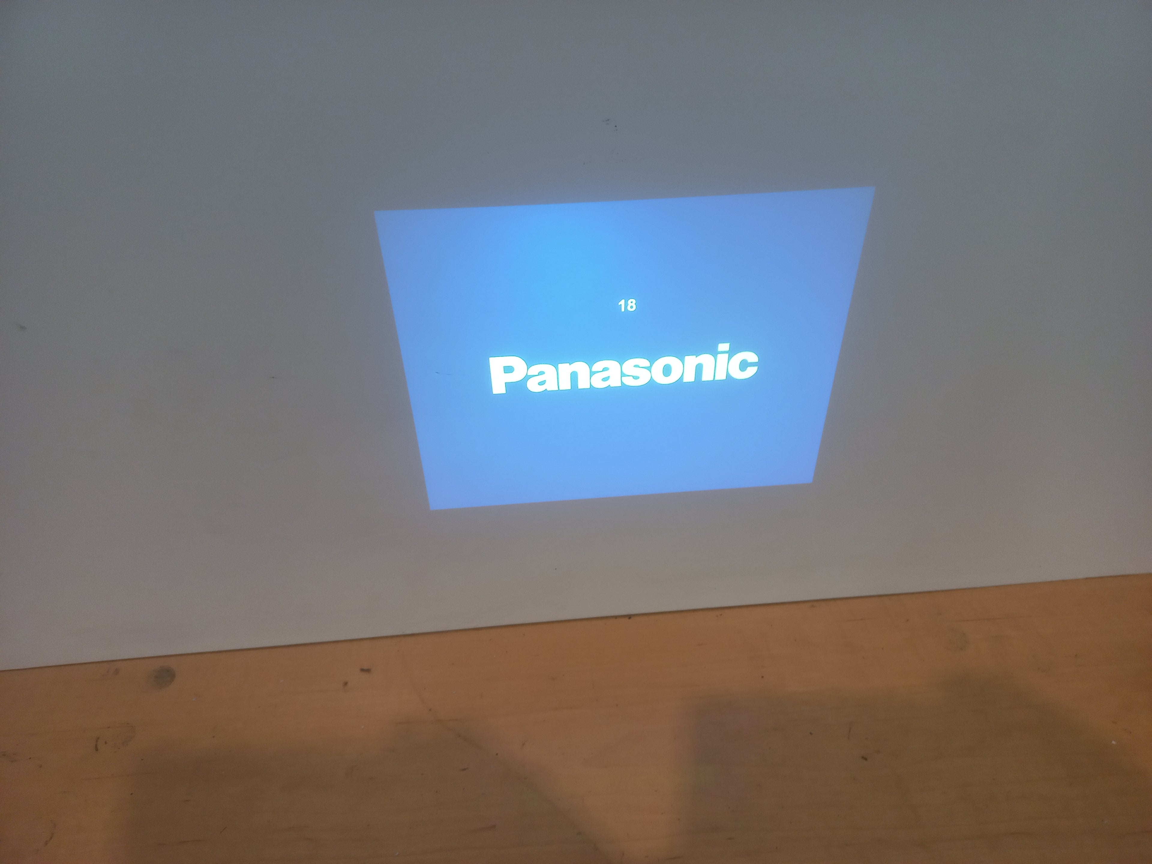 🎥 Panasonic LX26 XGA LCD Projector – Model PT-LX26EA