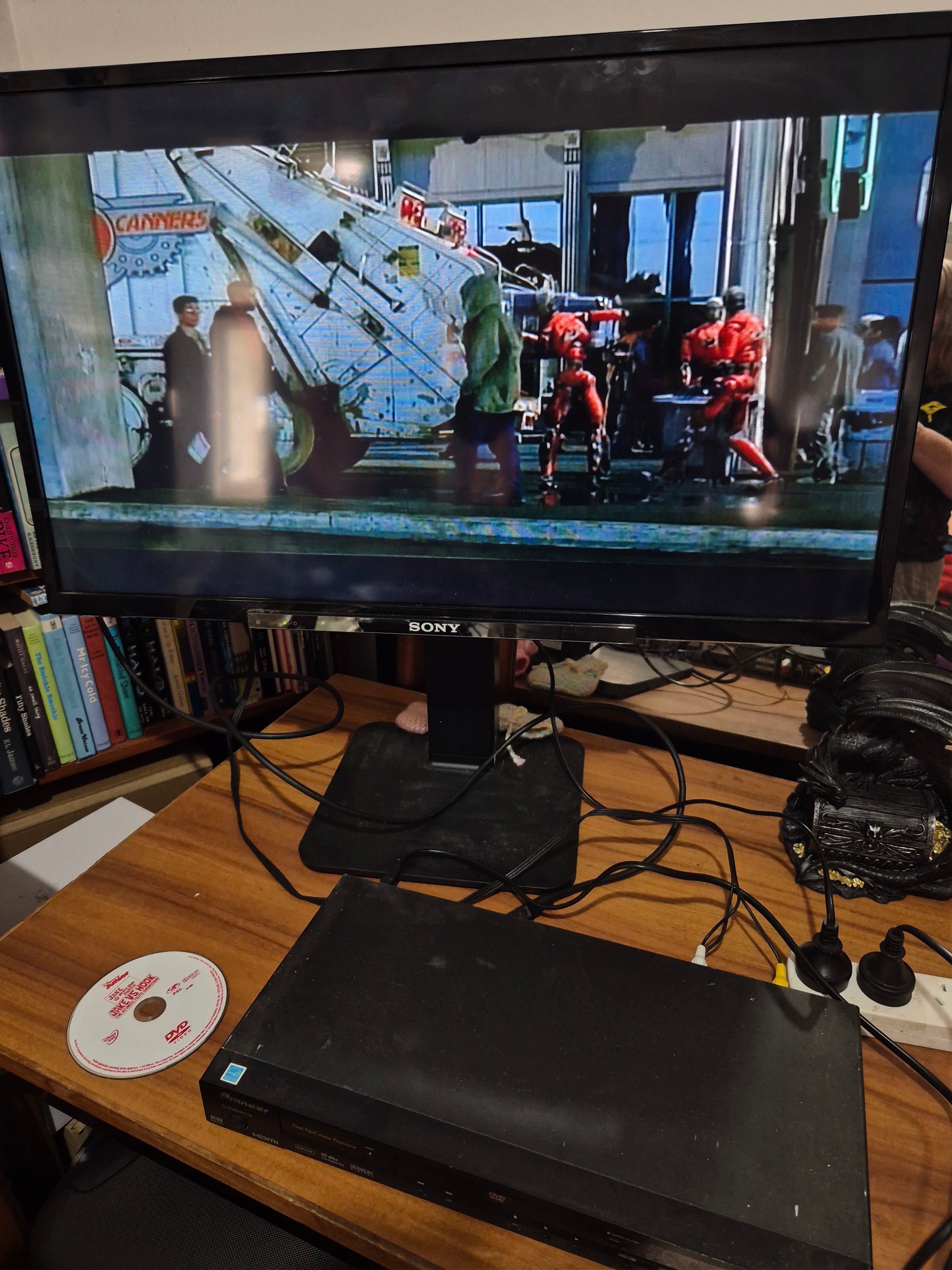 Pioneer DVD Player – Model DV-401-K with HDMI