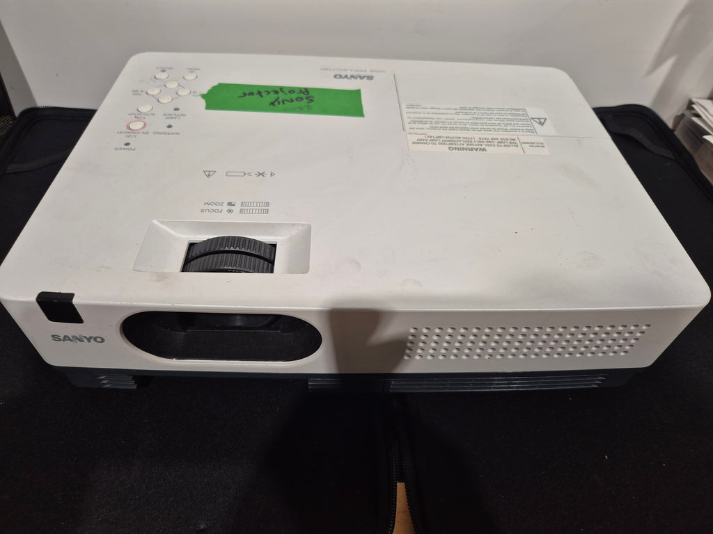 🔥 Sanyo XGA Projector – Tested &amp; Working – Great Value! 🔥