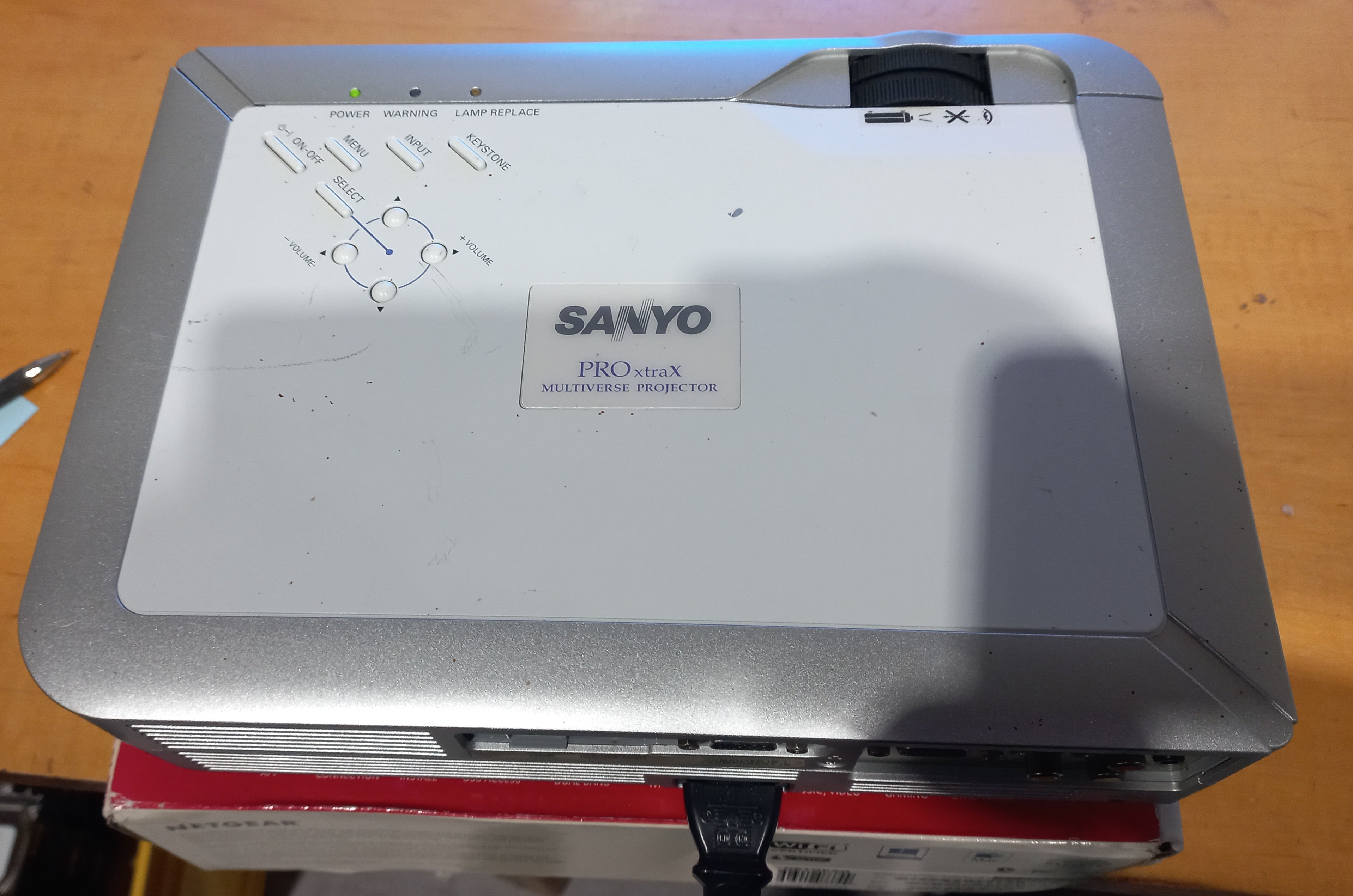 🎥 Sanyo PROxtraX Multiverse Projector – Model PLC-XU74