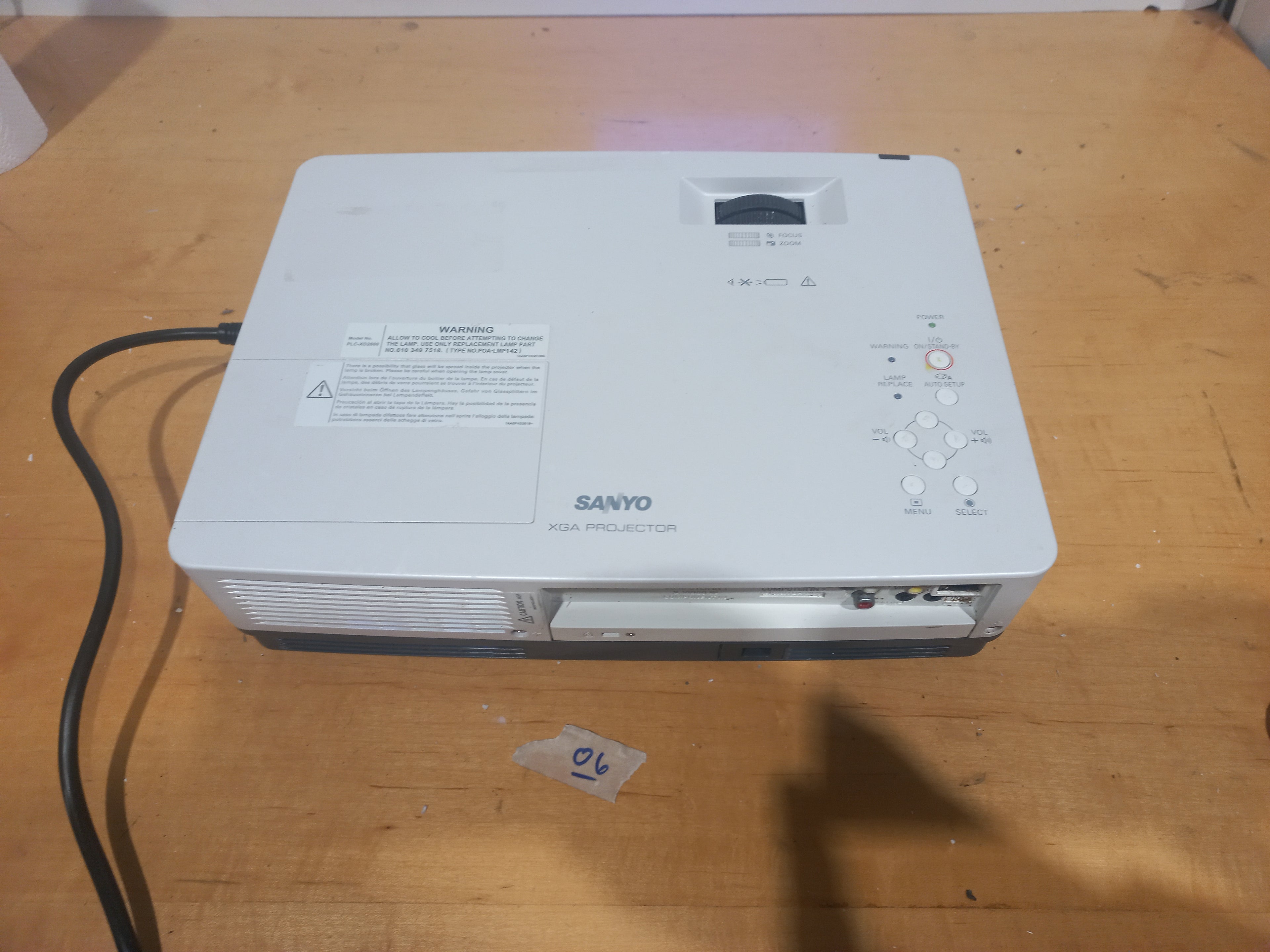 🎥 Sanyo PLC-XD2600 XGA LCD Projector
