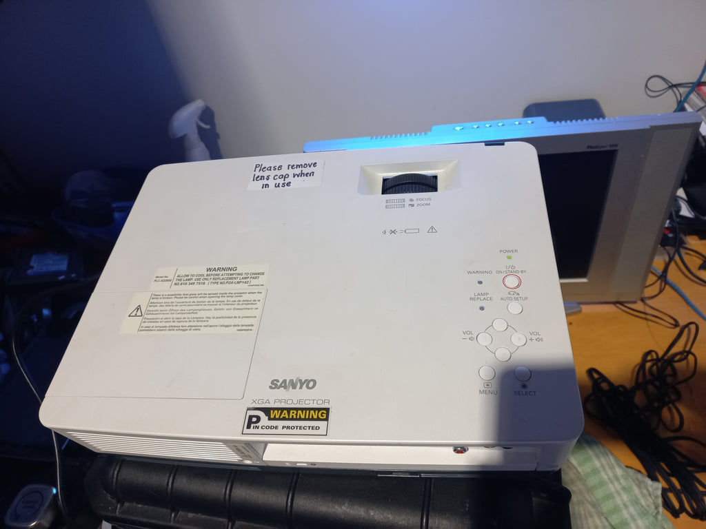 📌&nbsp; Sanyo XGA Projector – PLC‑XD2600 – Very Good Condition