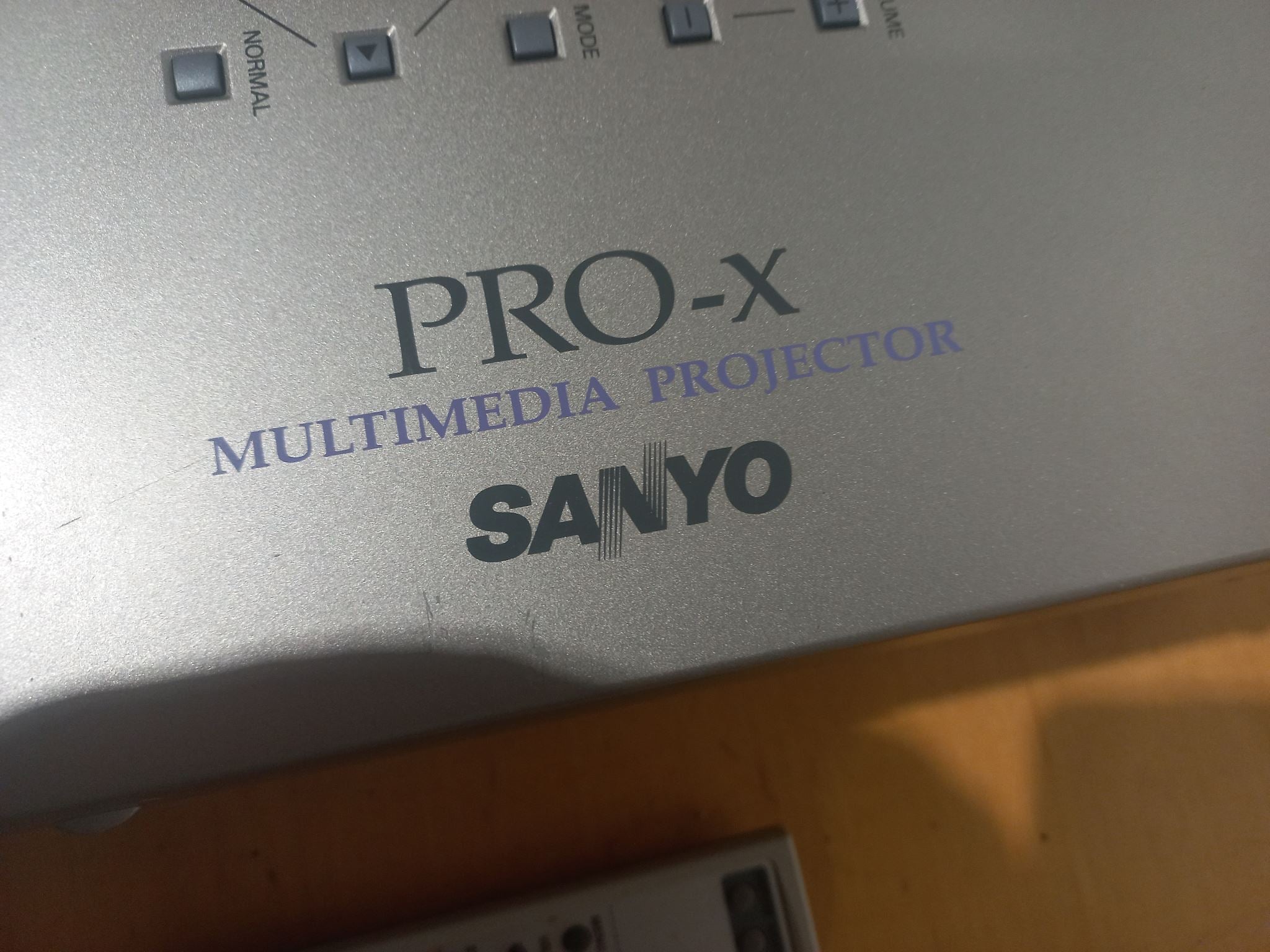 Sanyo Pro-X Multimedia Projector – Model PLC-SU20E