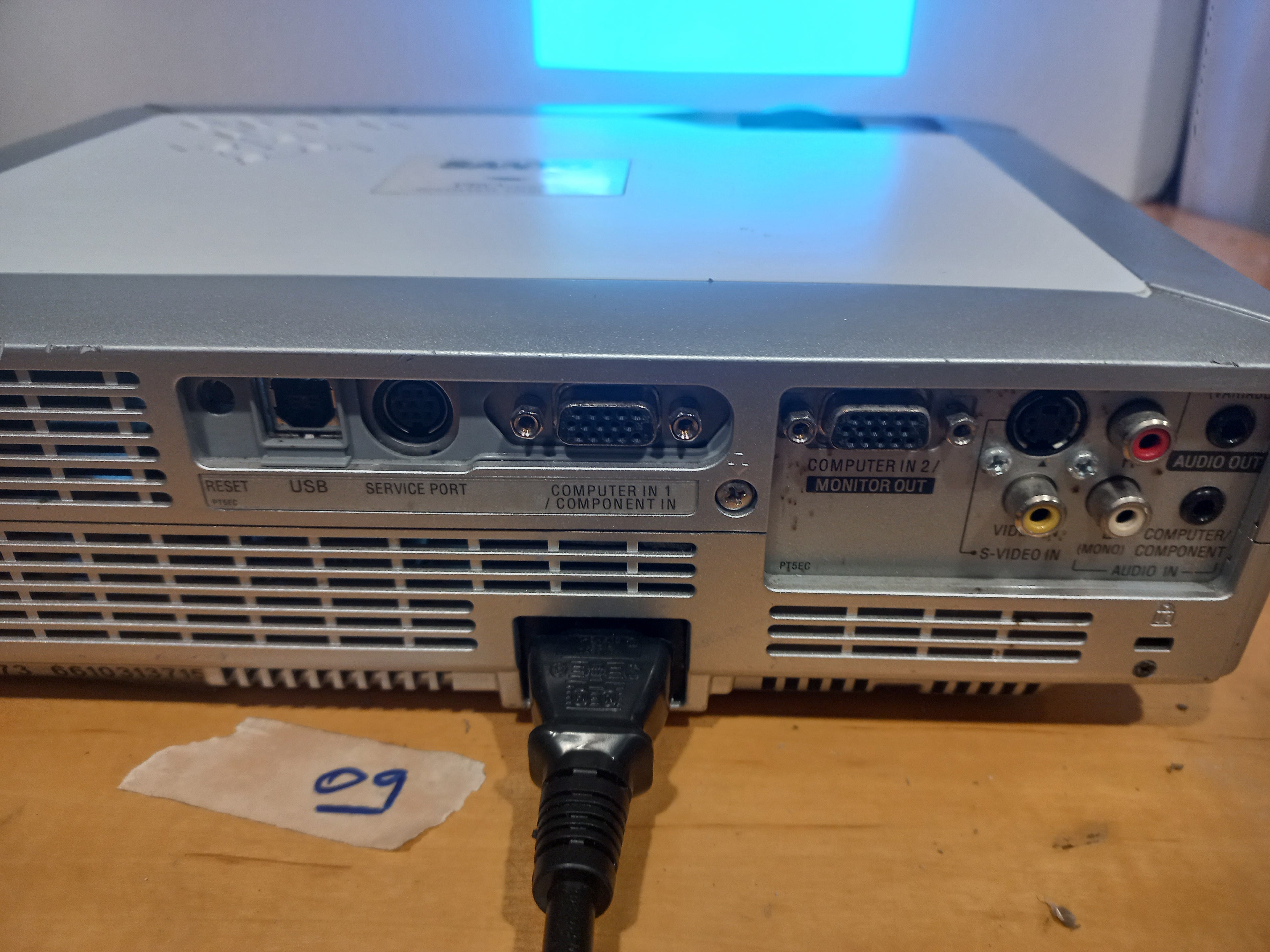 🎥 Sanyo PRO xtraX Multiverse Projector – Model PLC-XU73