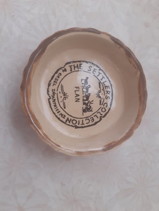 Settlers Collection Pottery Flan Dish – Decorative Piece