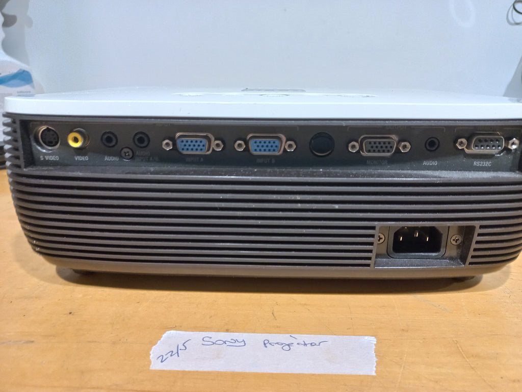 Sony VPL‑EX3 XGA Projector – Good Clean Working Condition – 814hrs Lamp