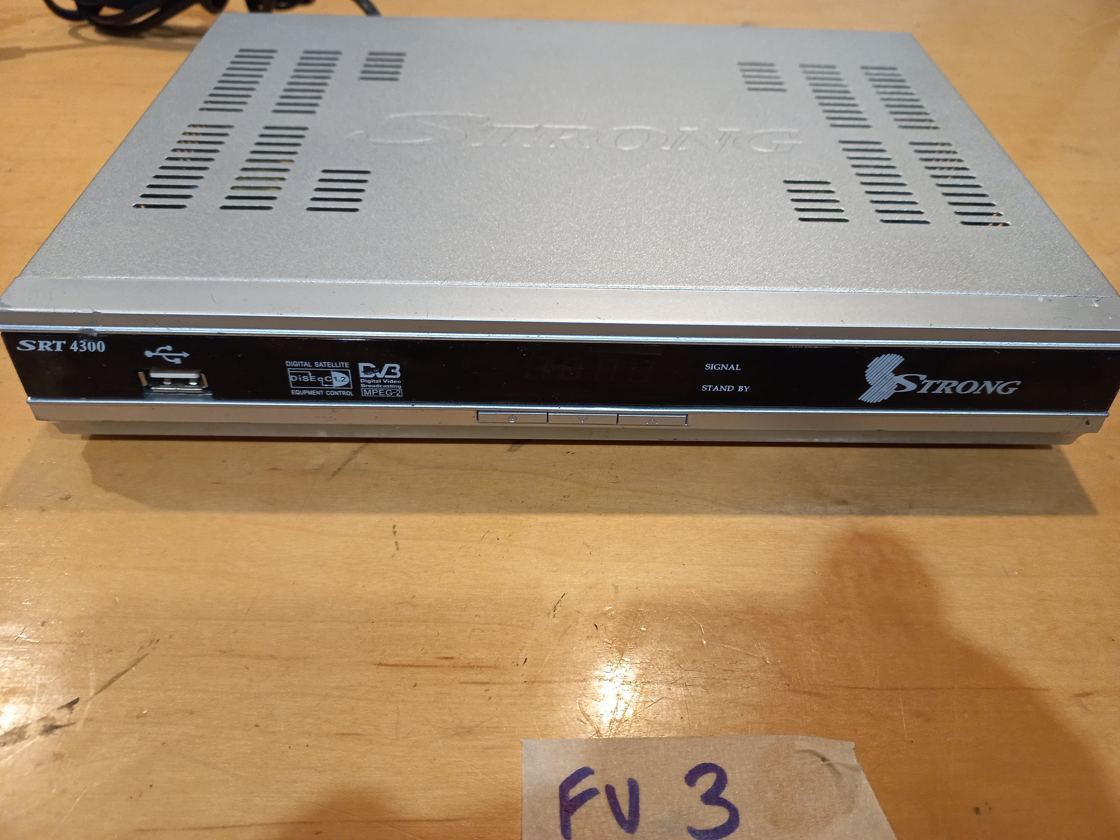 📦 Strong Freeview Satellite Receiver – Model SRT 4300