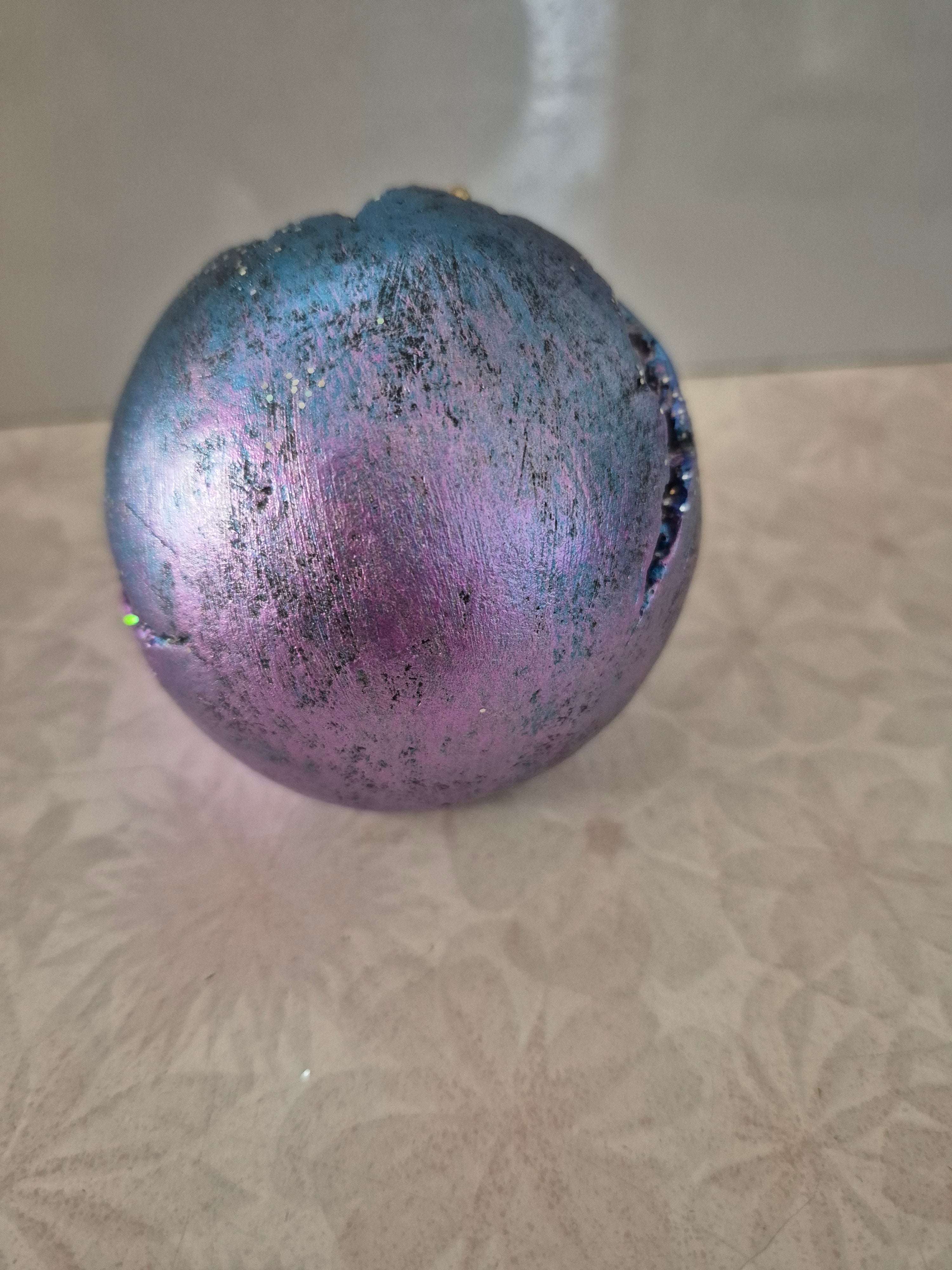 🐉 Baby Dragon Hatching from Egg – LED Light Feature – Brand New in Box ✨