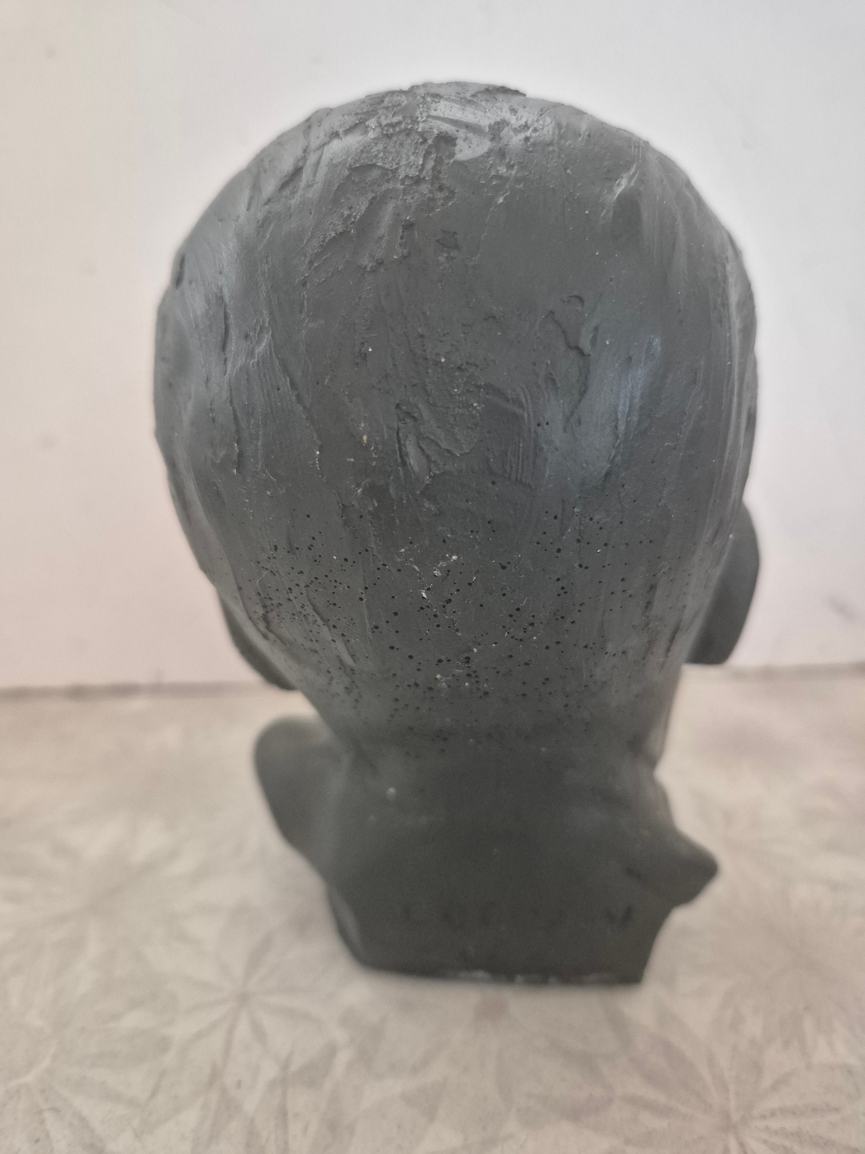 🖤 Vintage Black Baby Bust Ornament – Heavyweight Sculpture with Felt Base