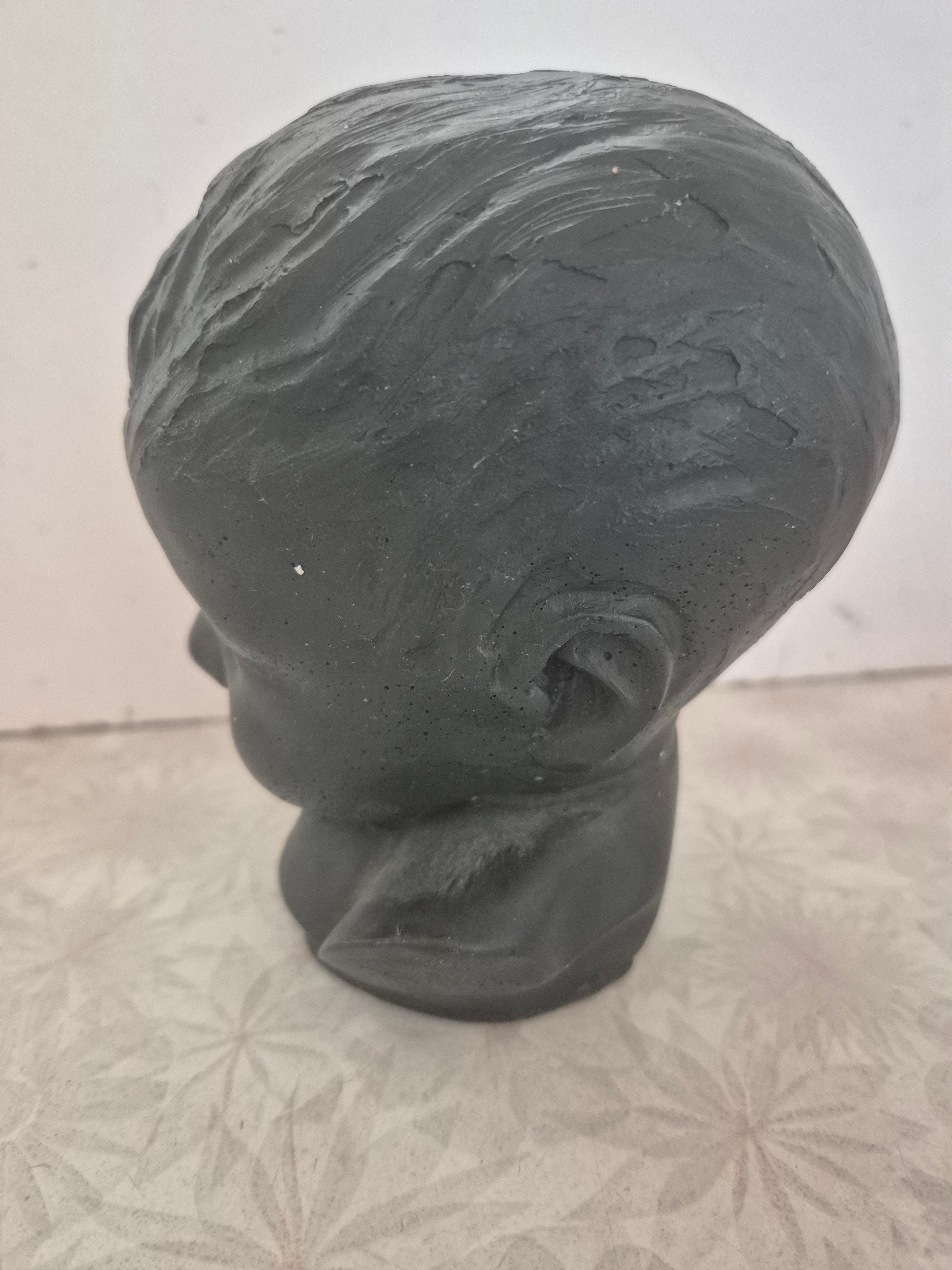 🖤 Vintage Black Baby Bust Ornament – Heavyweight Sculpture with Felt Base