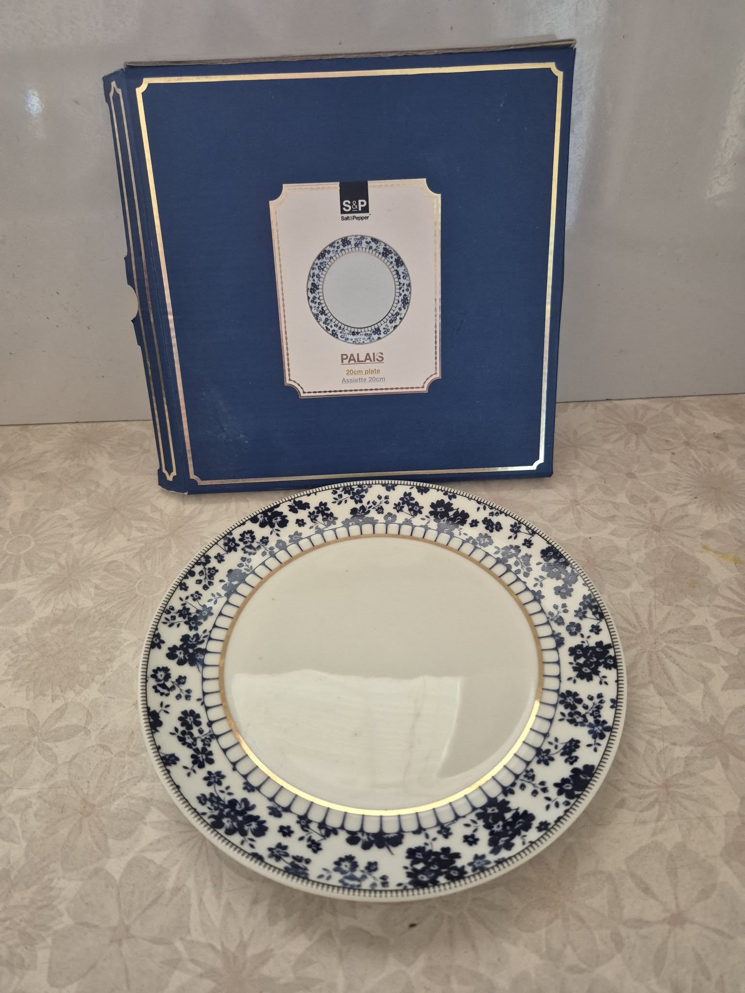 Salt & Pepper “Calais” Plate 20cm – Mint in Box