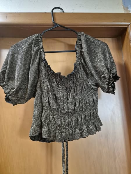 Gold Sparkly Crop Top (Size 14–16) ✨