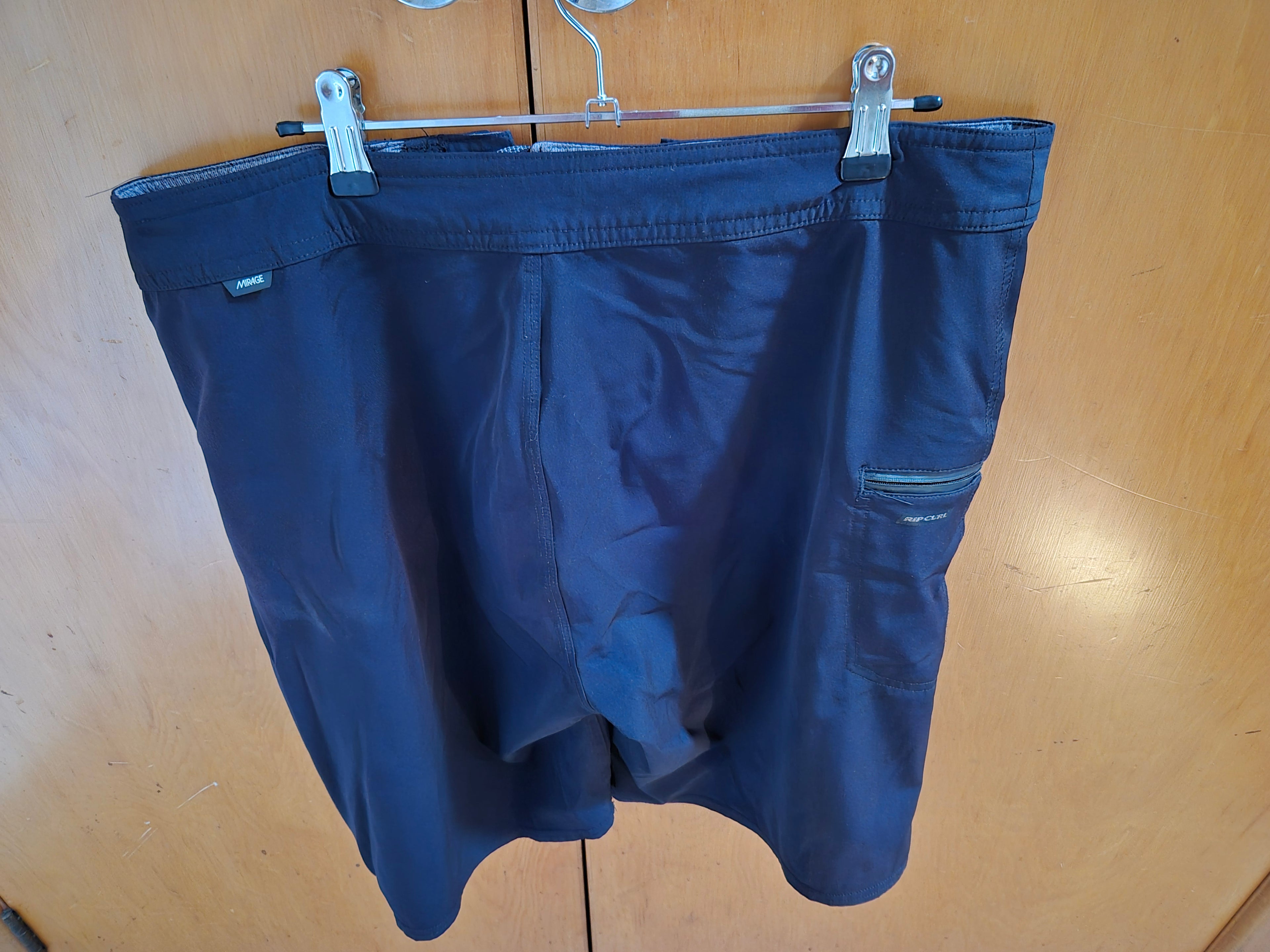 🌊 Rip Curl Mirage Men’s Board Shorts – Approx. Size 32 (40cm Waist) 🖤