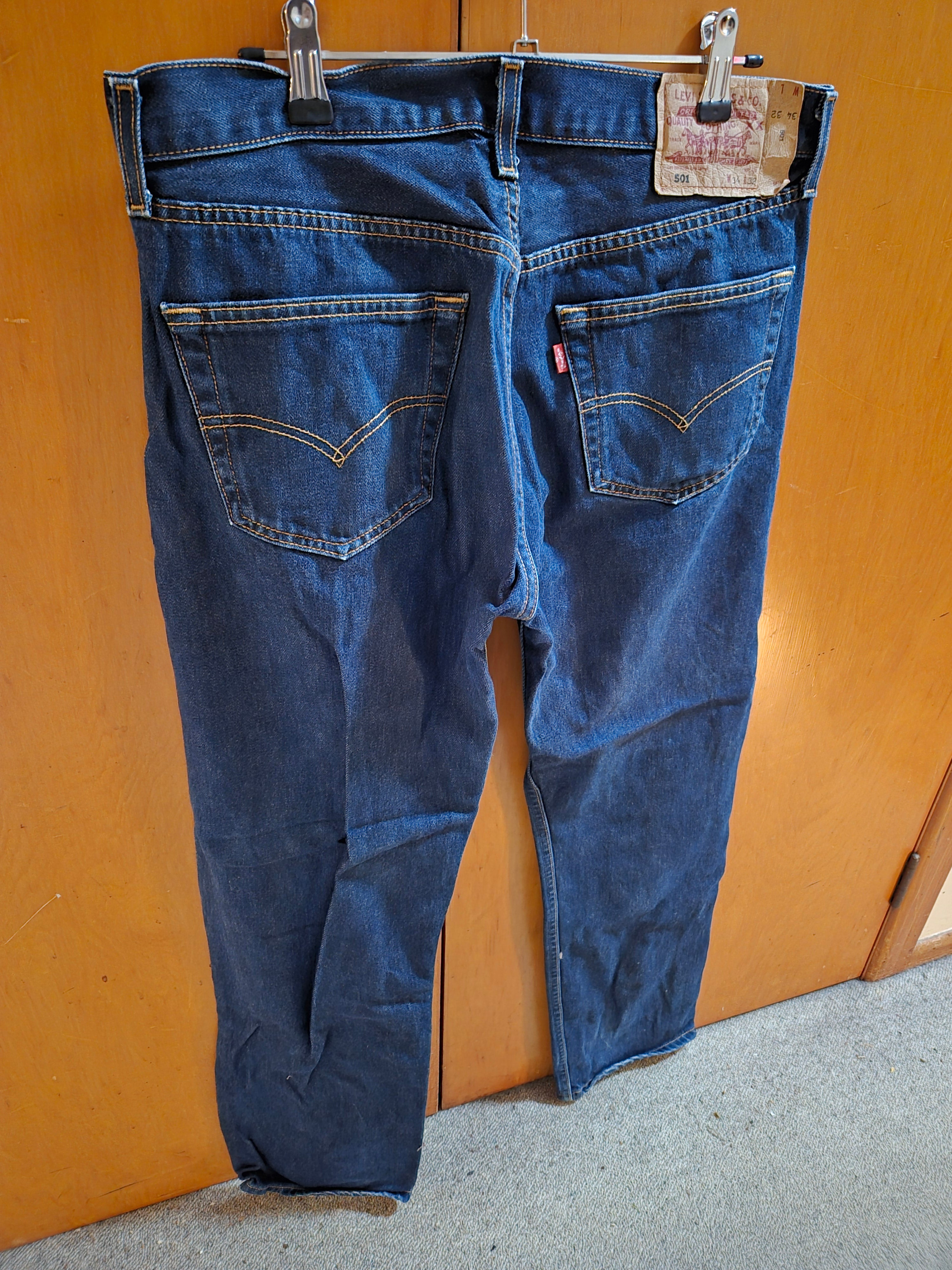 👖 Levi Strauss Men’s Blue Denim Jeans – Approx. Size 32 🔵