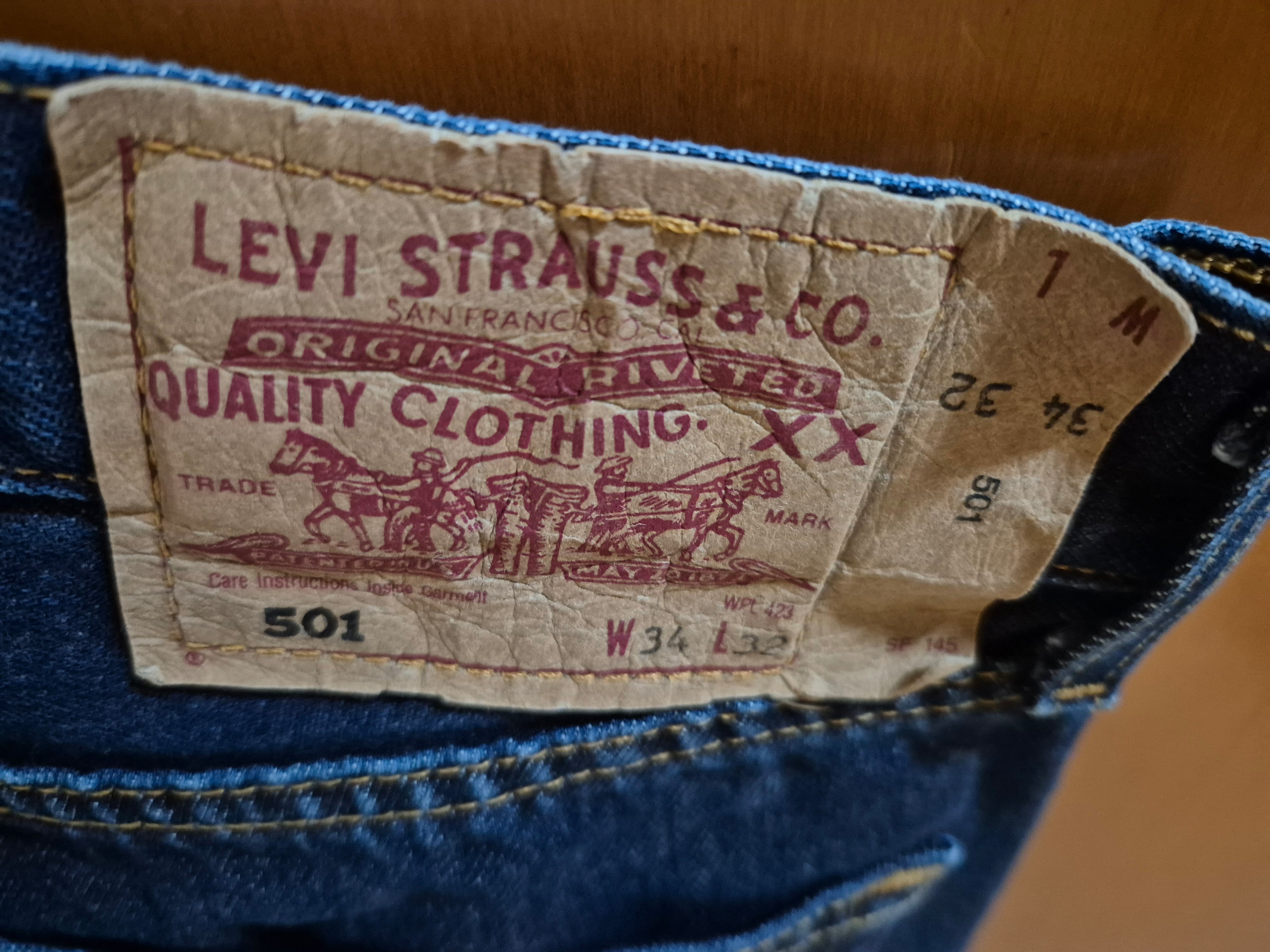 👖 Levi Strauss Men’s Blue Denim Jeans – Approx. Size 32 🔵