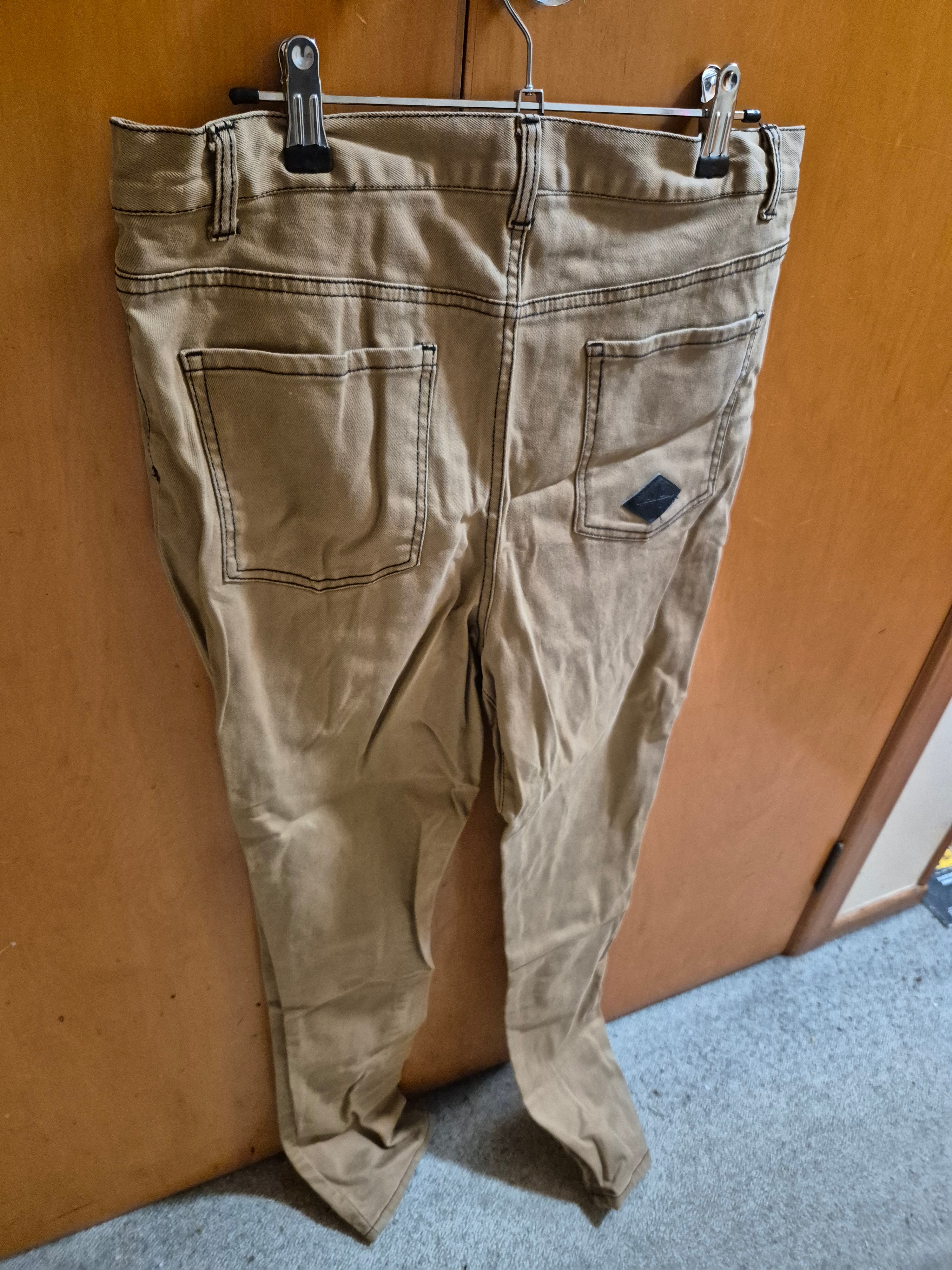 👖 N.E.W.S (North East West South) Men’s Pants – Size 32 🟤⚫