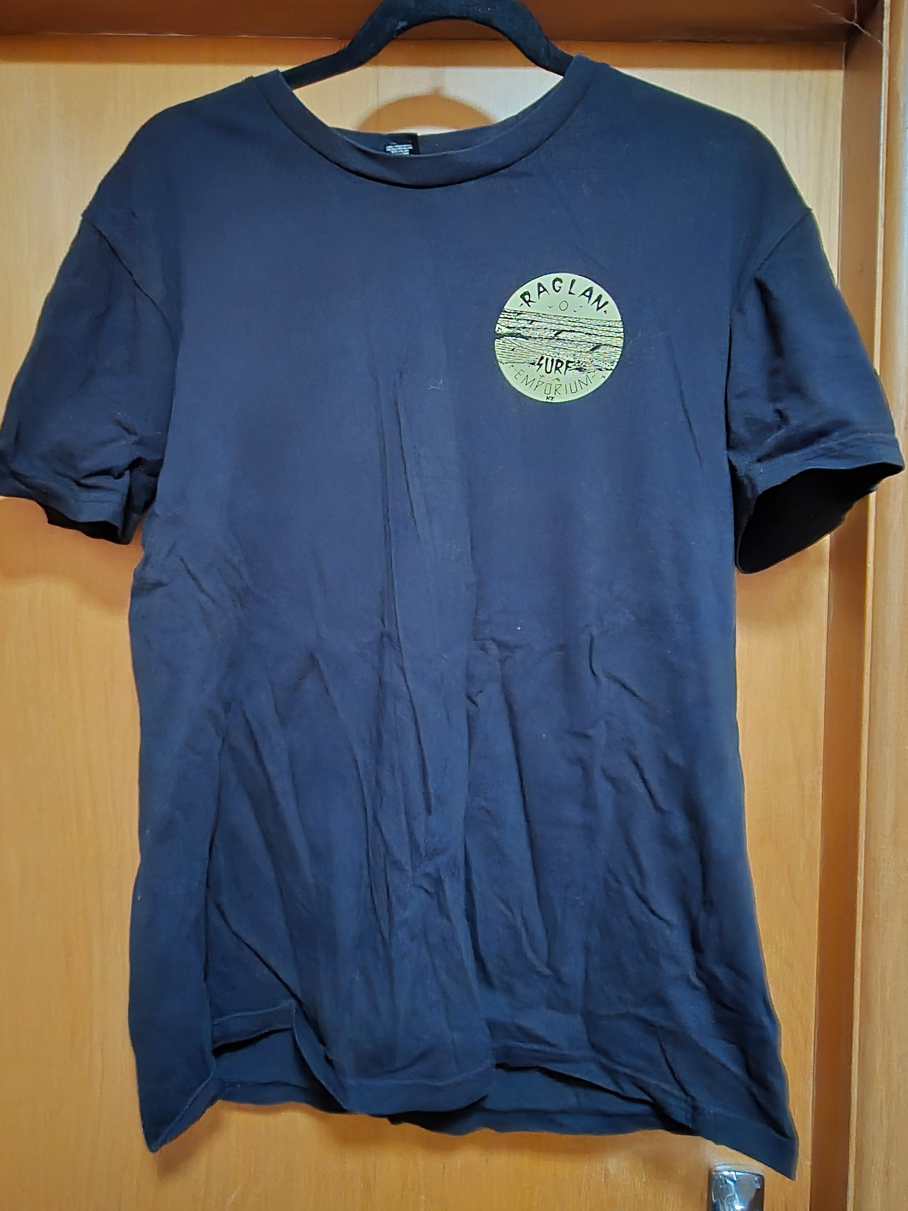 👕 Raglan Surf Emporium NZ Men’s T-Shirt – Size M 🖤