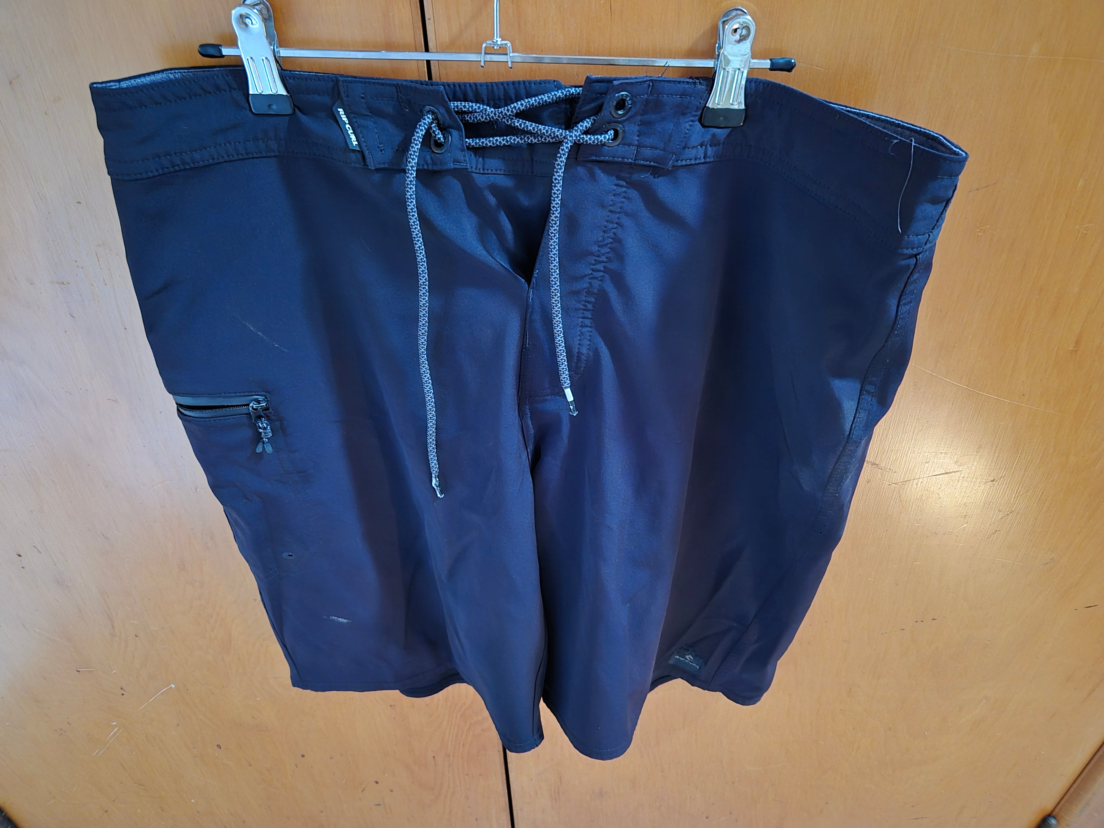 🌊 Rip Curl Mirage Men’s Board Shorts – Approx. Size 32 (40cm Waist) 🖤