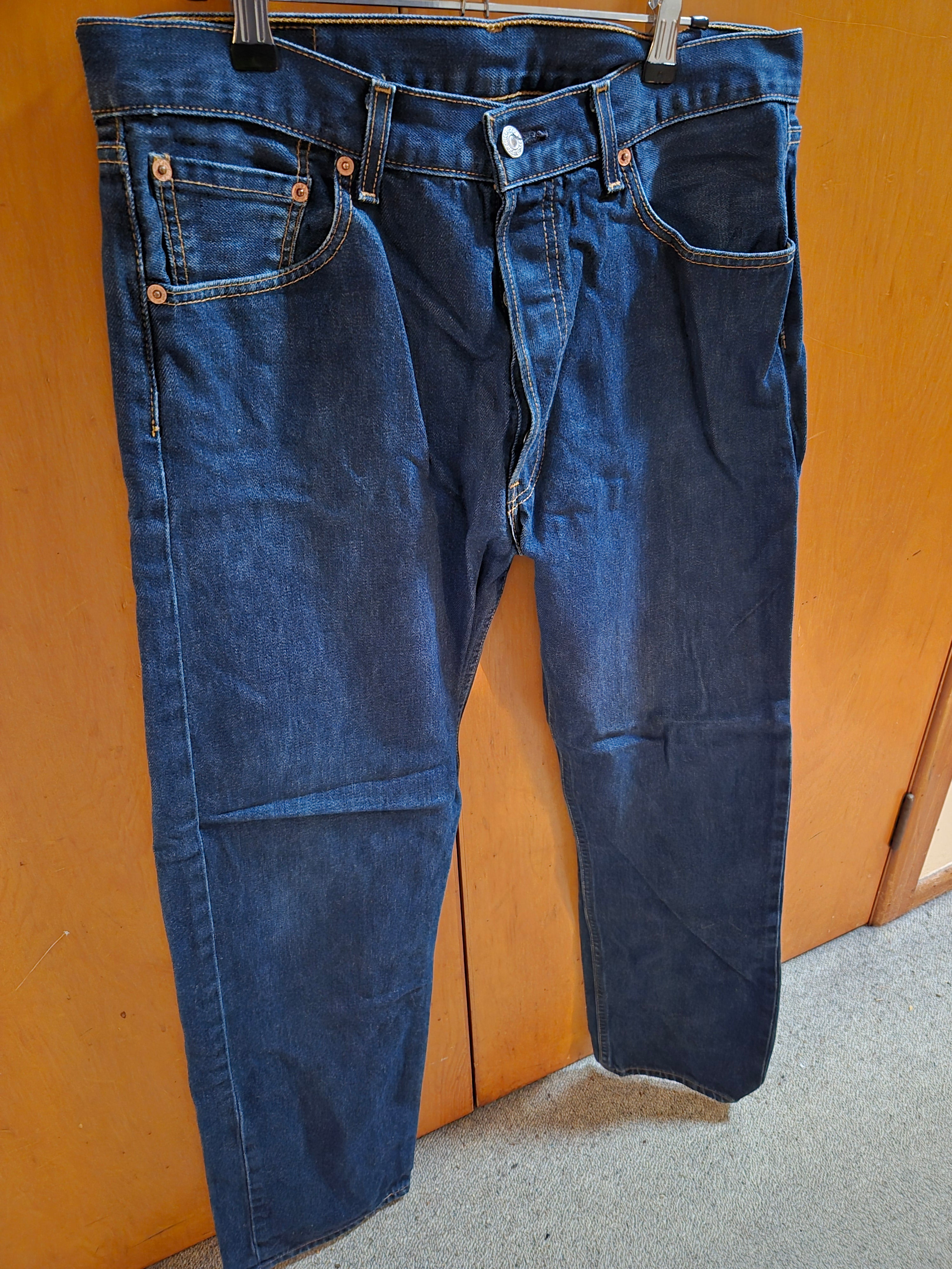 👖 Levi Strauss Men’s Blue Denim Jeans – Approx. Size 32 🔵