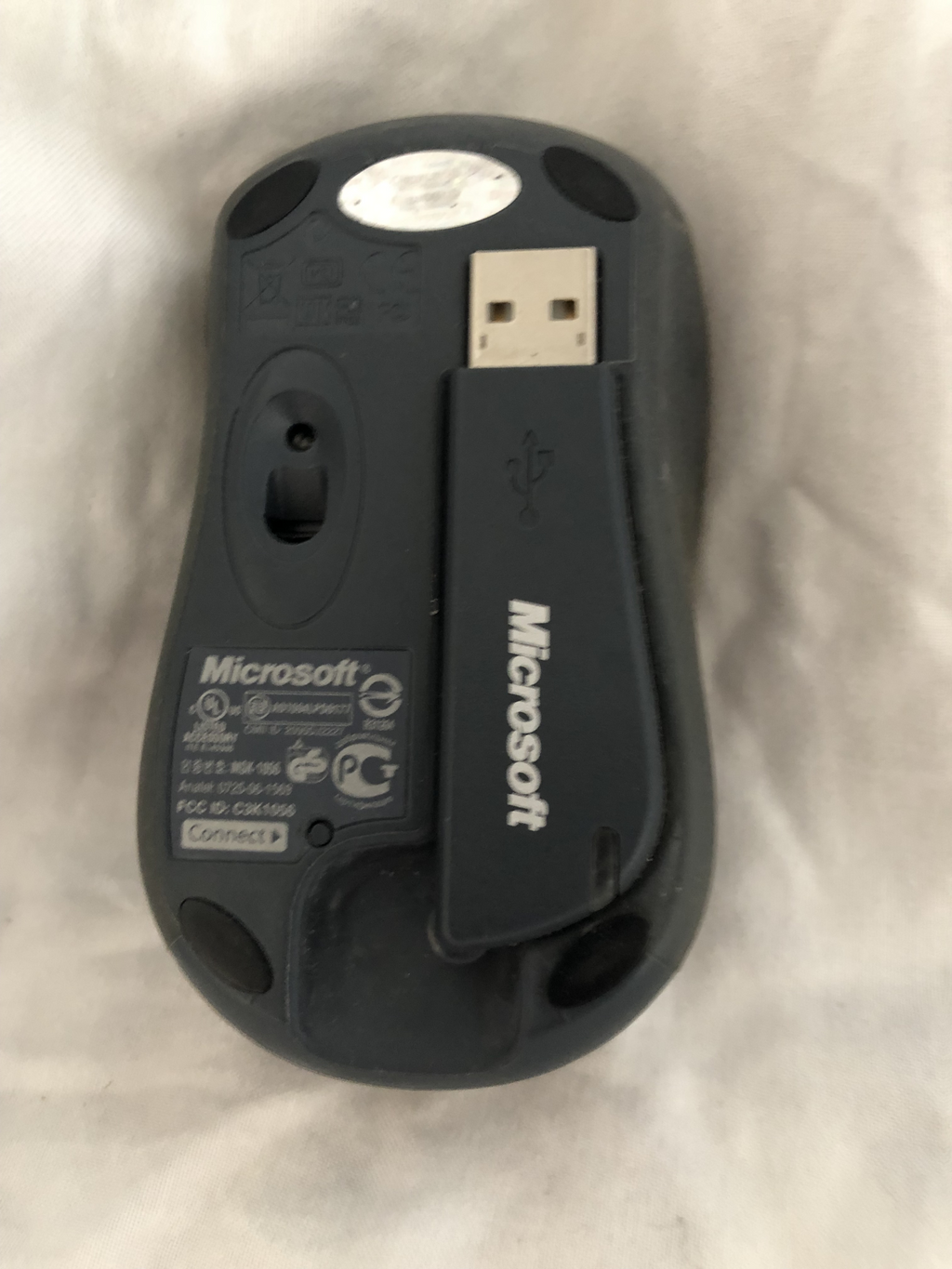 Microsoft Small Wireless Mouse with USB Dongle