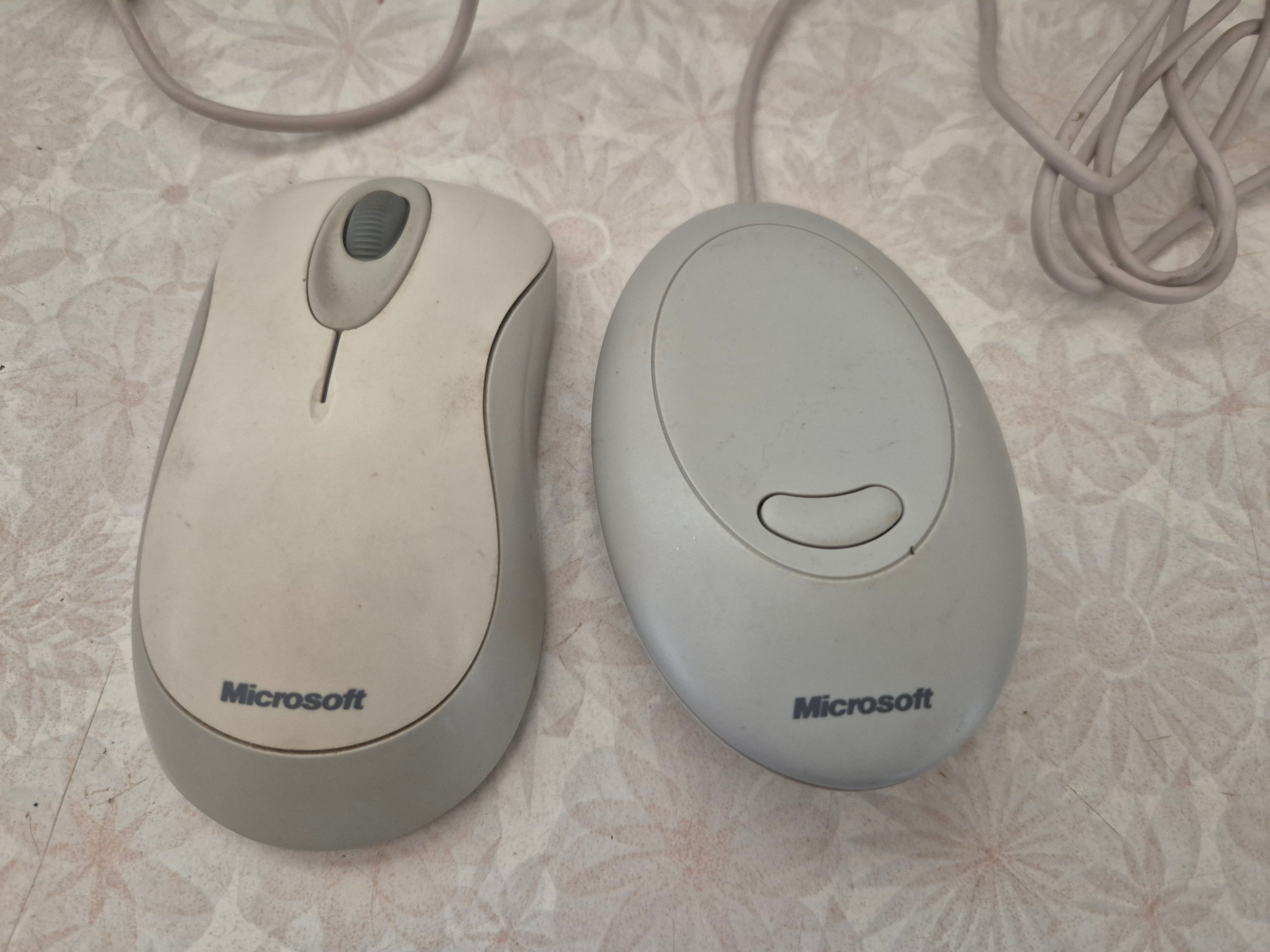 Microsoft Wireless Optical Mouse With USB Optical Receiver 3.0