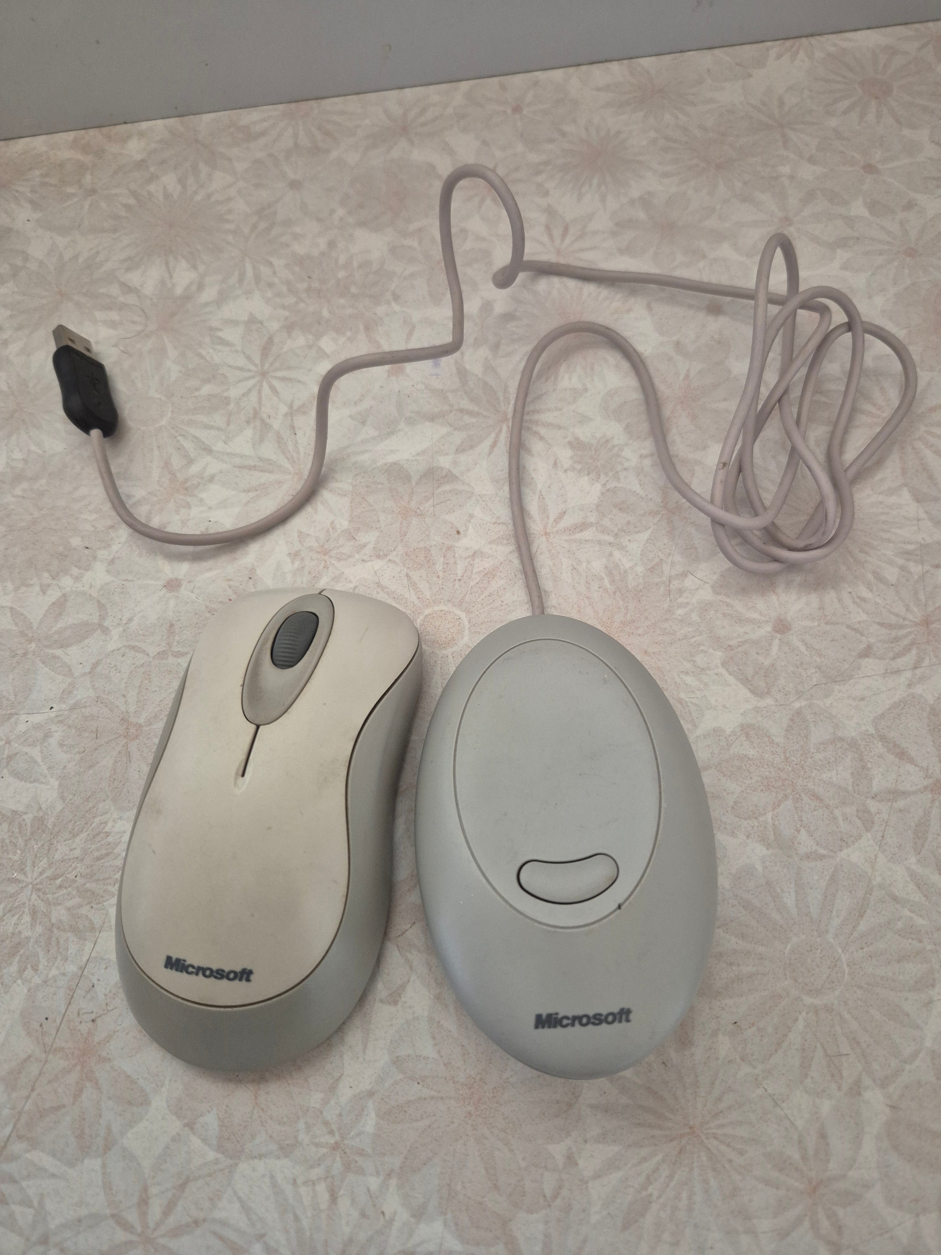 Microsoft Wireless Optical Mouse With USB Optical Receiver 3.0