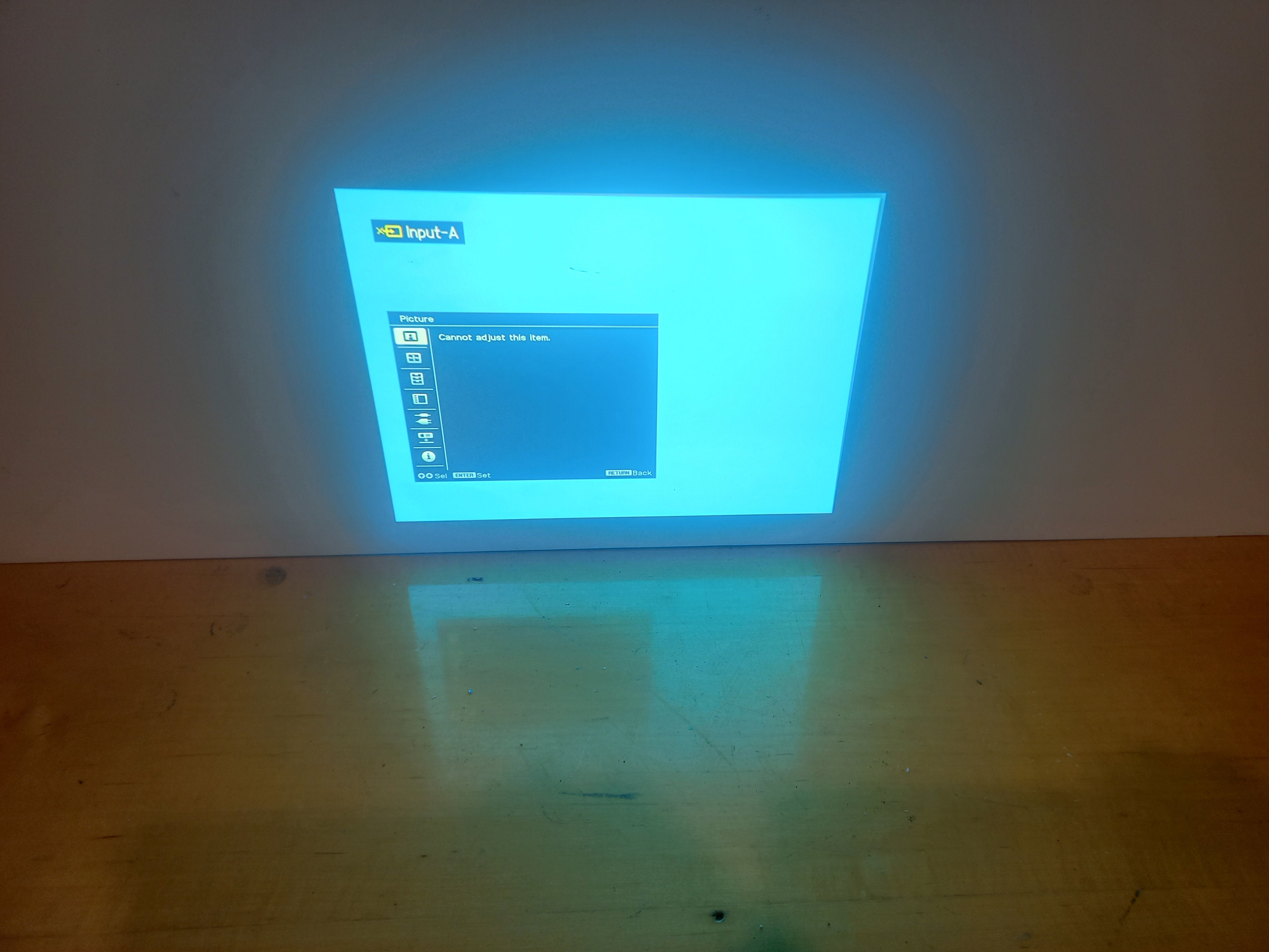 📽️ Sony VPL-DX122 Projector Overview