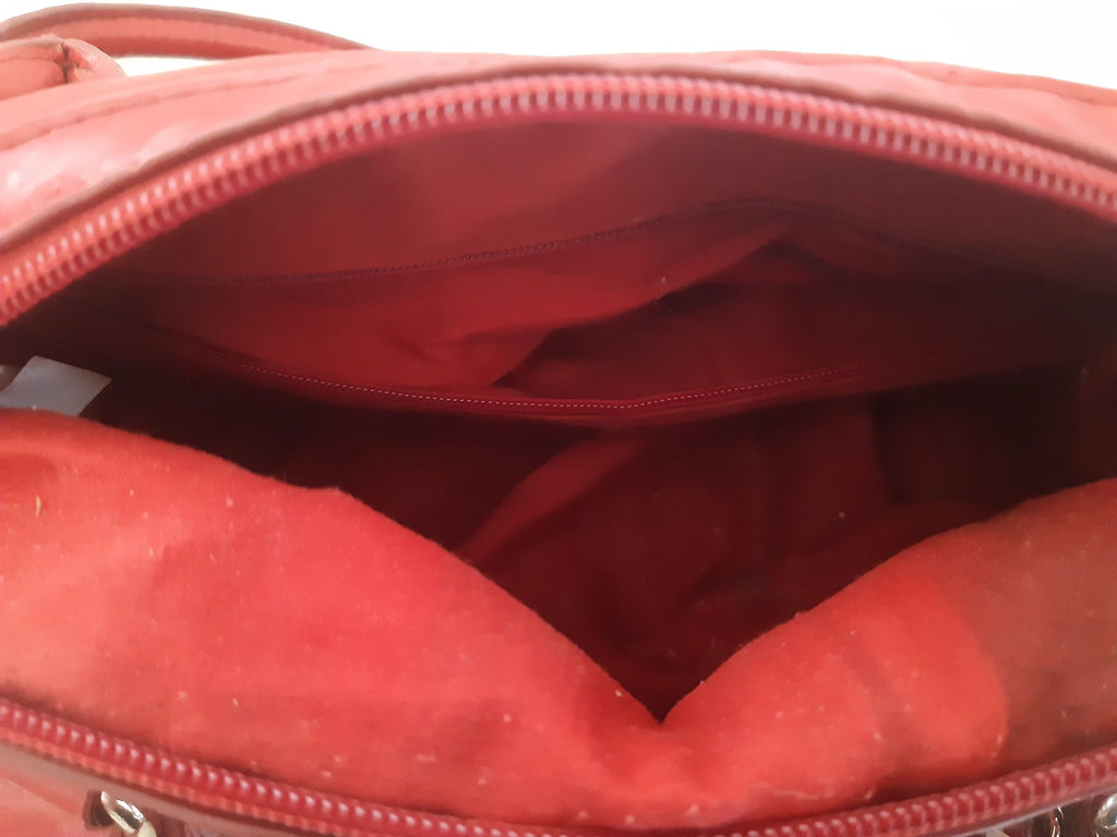 👜 Red Handbag – Beautiful In Excellent Condition! 👜
