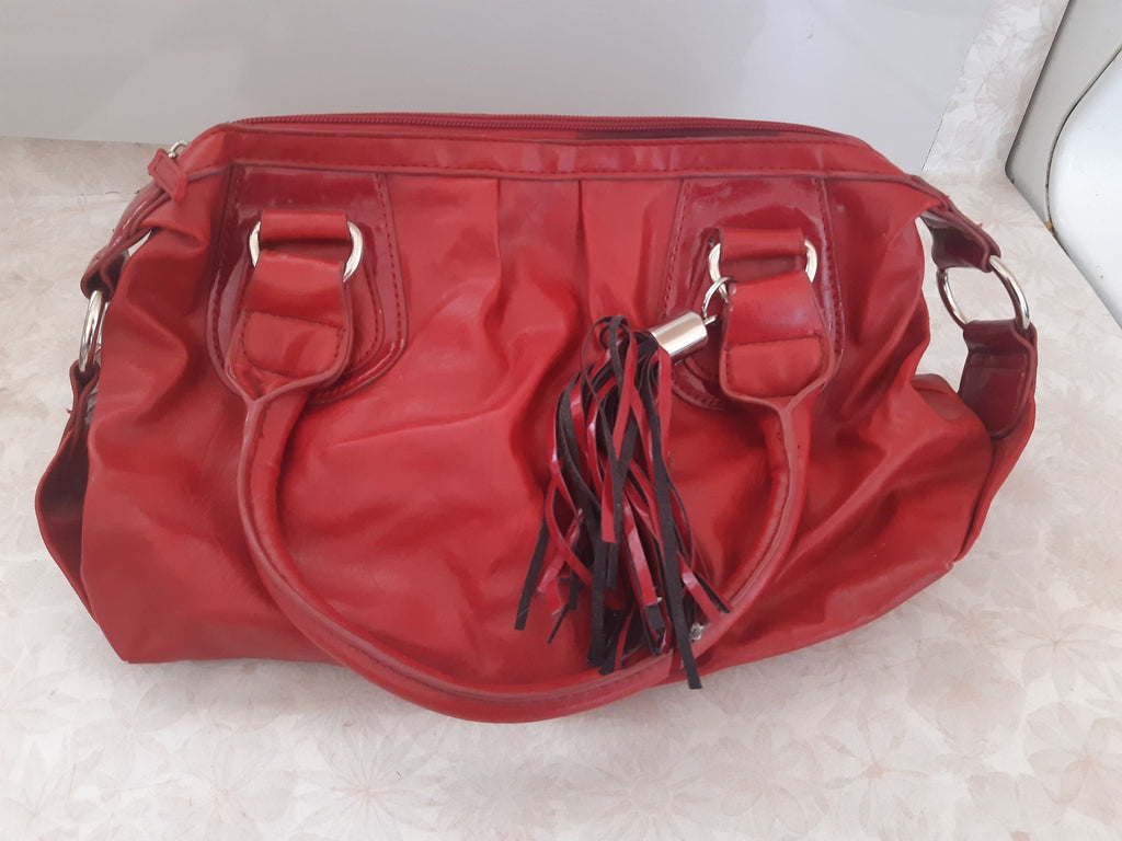 👜 Red Handbag – Beautiful In Excellent Condition! 👜