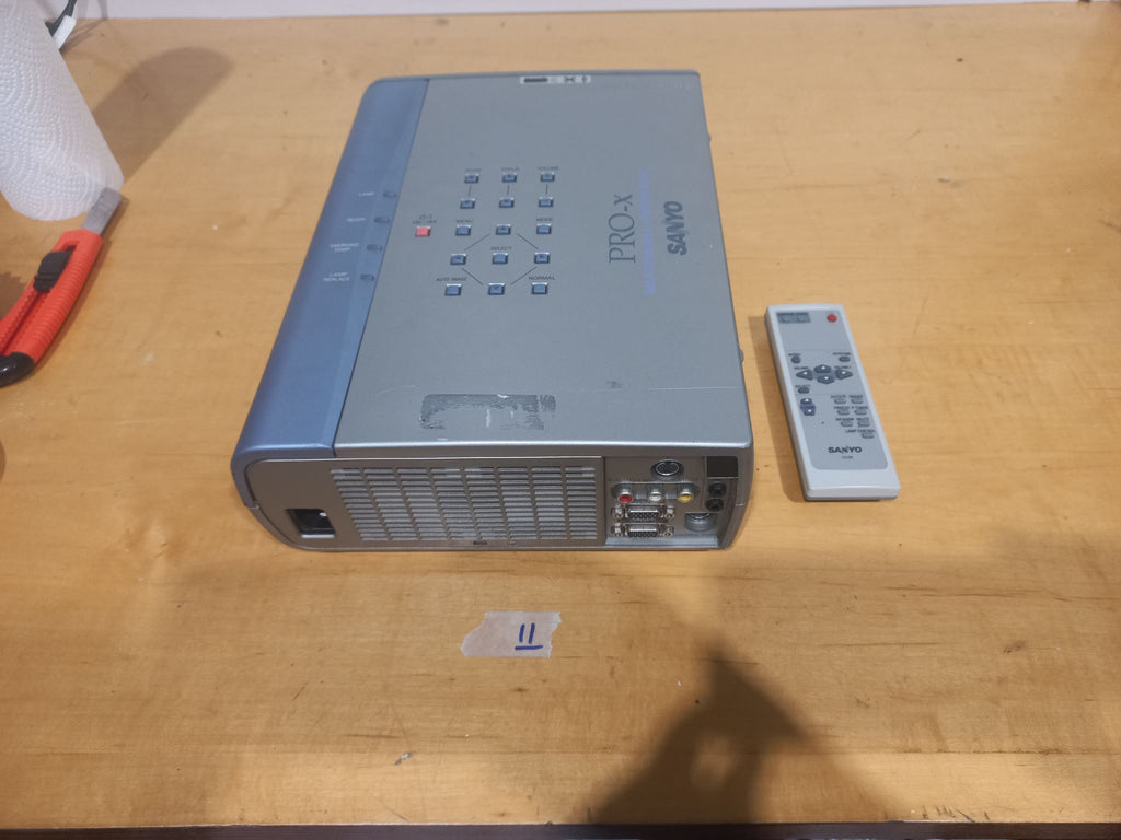 Sanyo Pro-X Multimedia Projector – Model PLC-SU20E