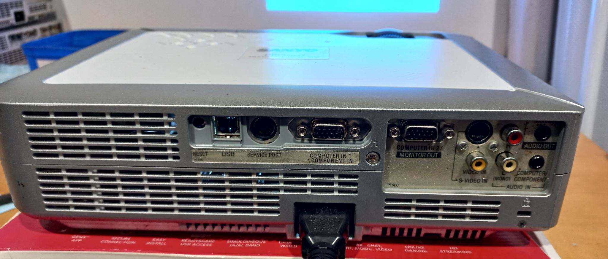 Sanyo Projector – Model PLC-XU74