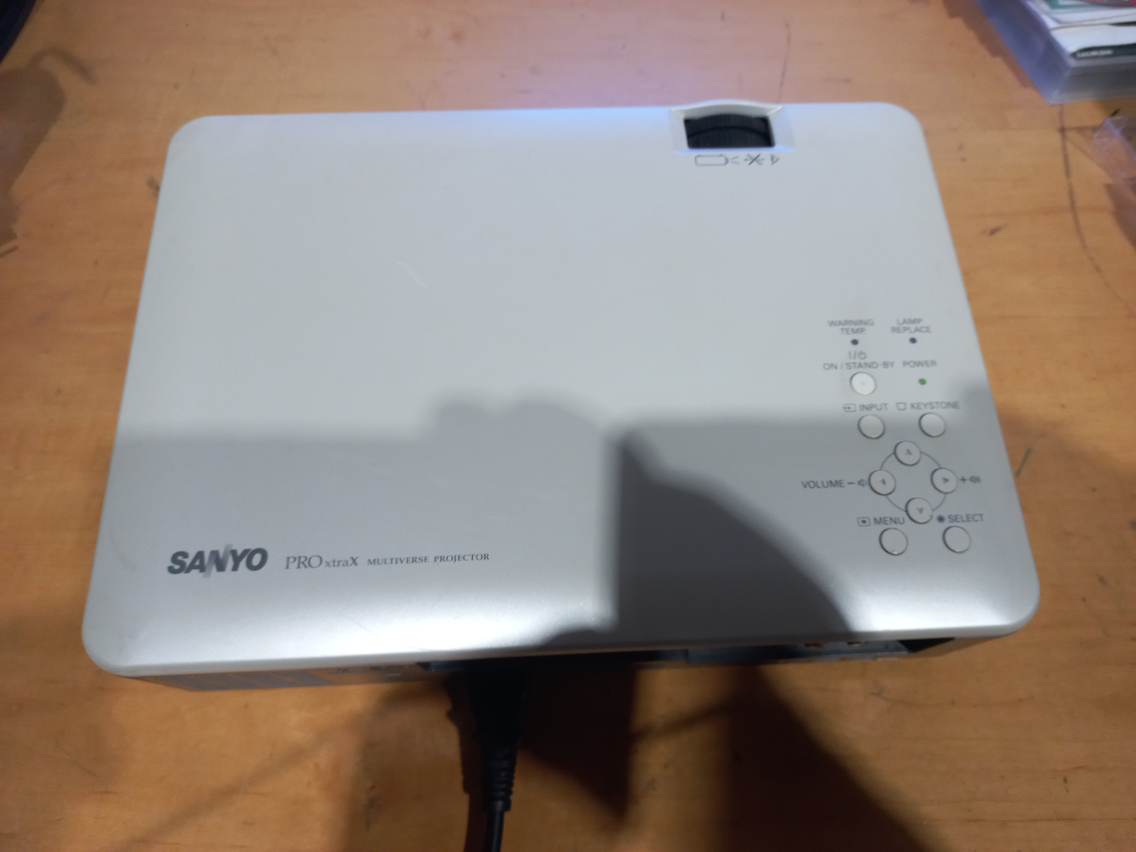 Sanyo Pro xtraX Multimedia Projector – PLC-XU75