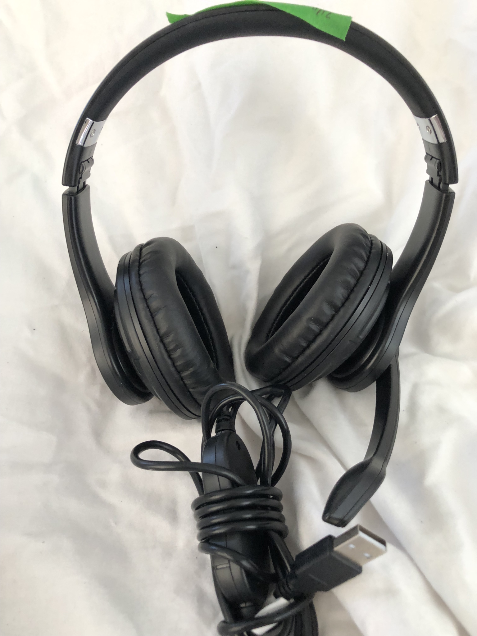 Sennheiser Headphones – Wired (AUX) – Good Working Condition