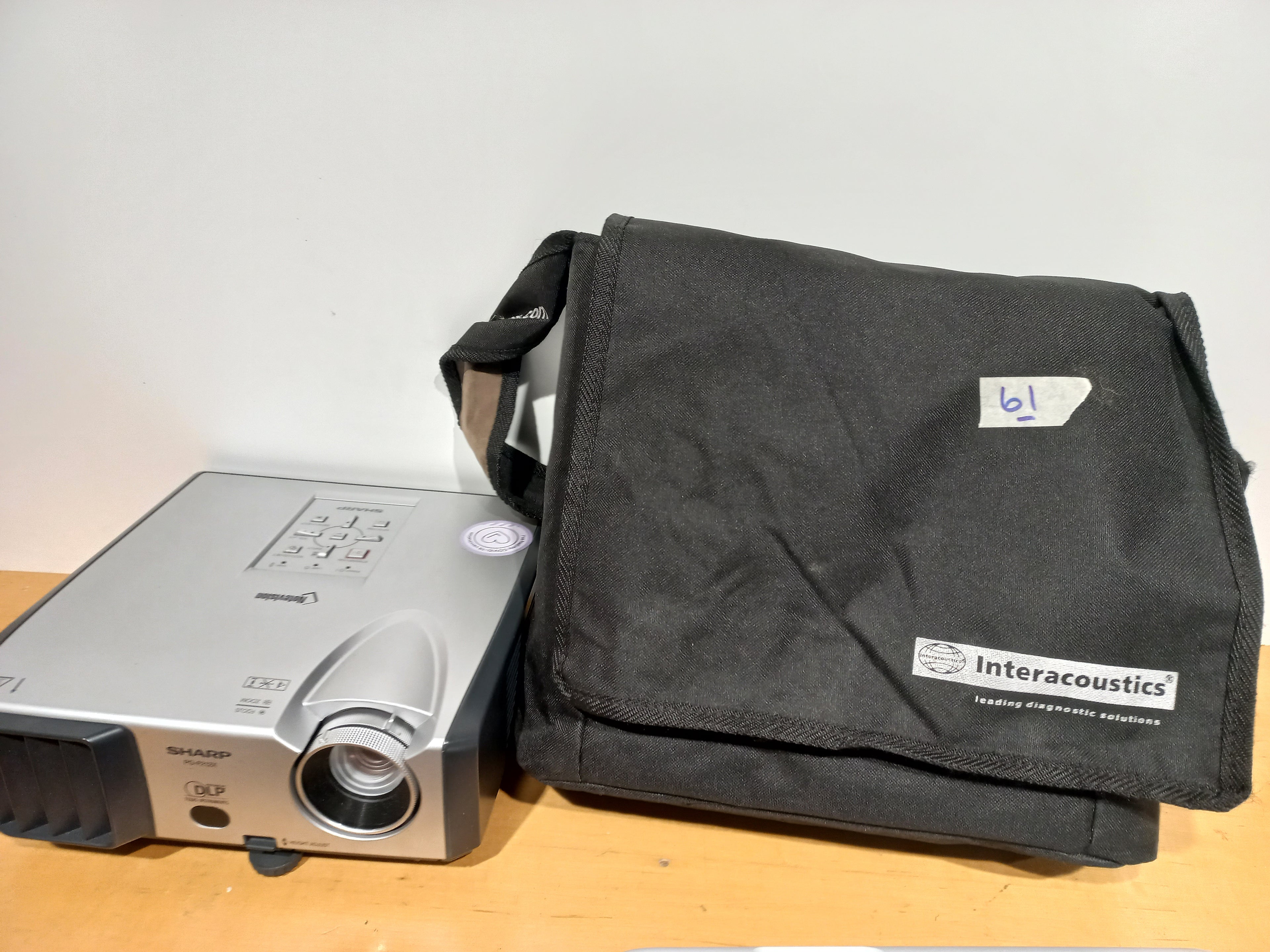 🎥 Projector - Sharp Notevision PG-F212X DLP